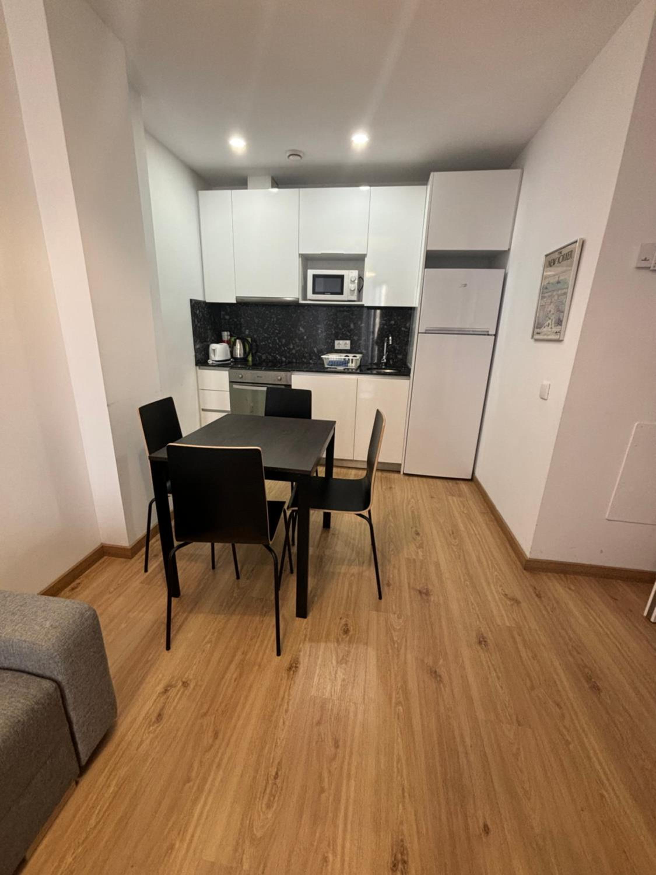 One-Bedroom Apartment photo 2