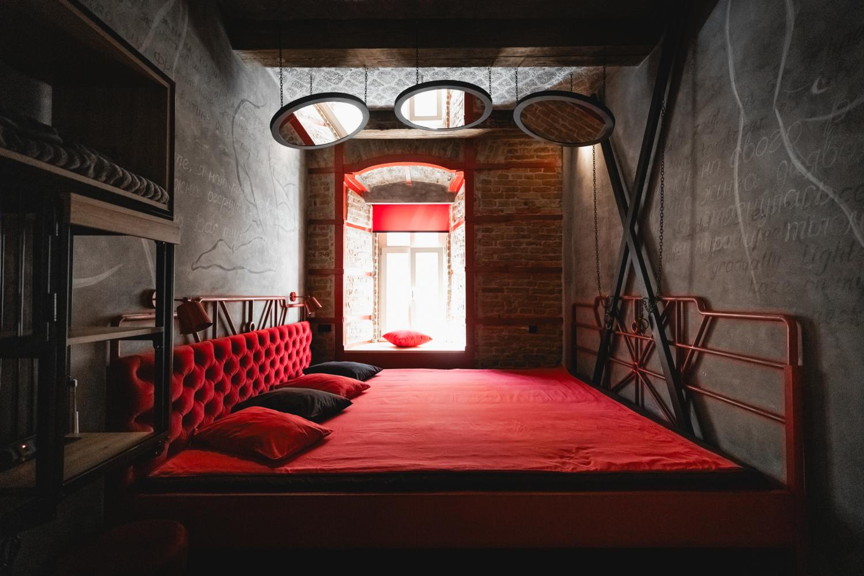 Standard King Room 4