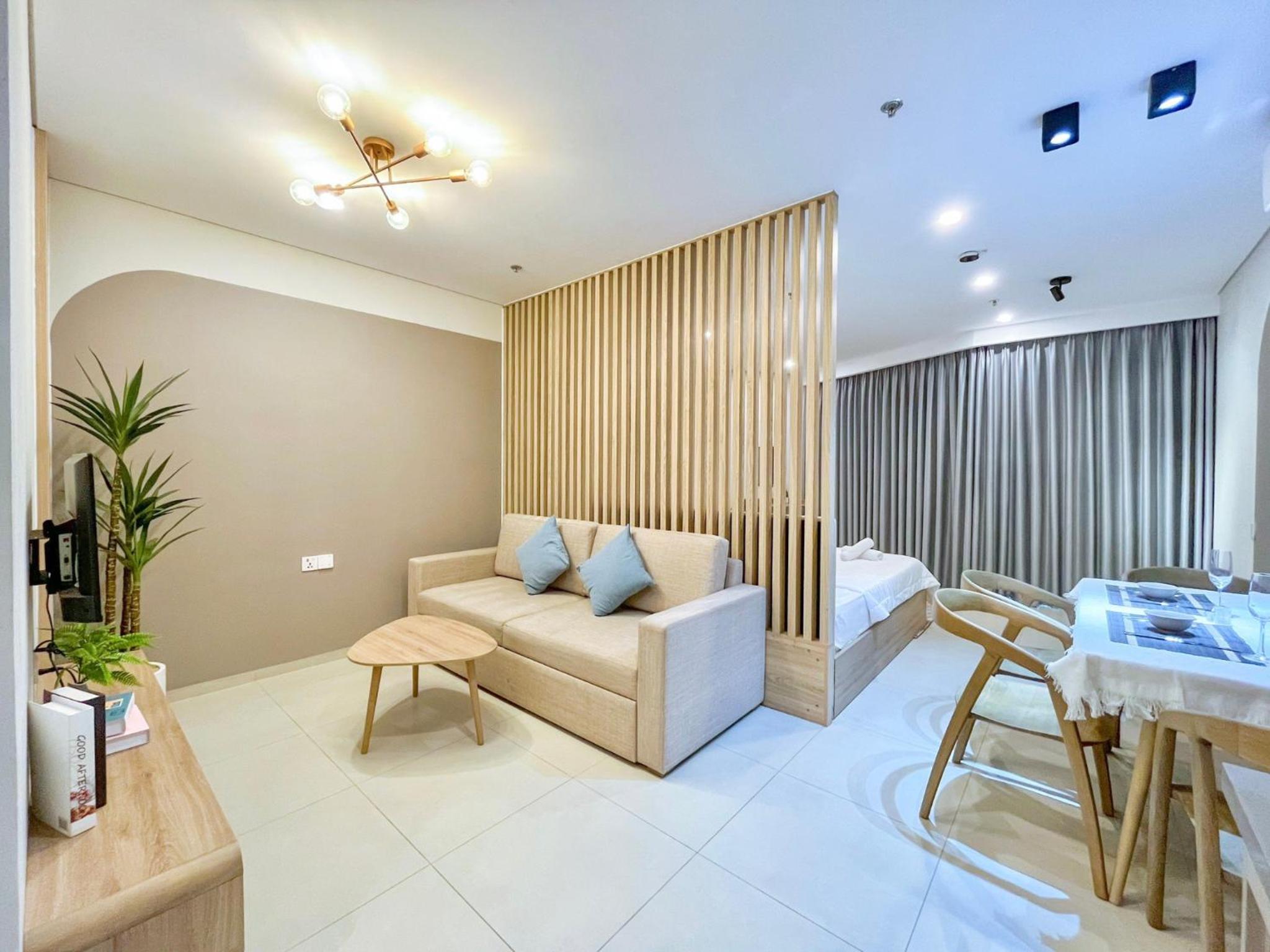 Studio Apartment With Balcony photo 2