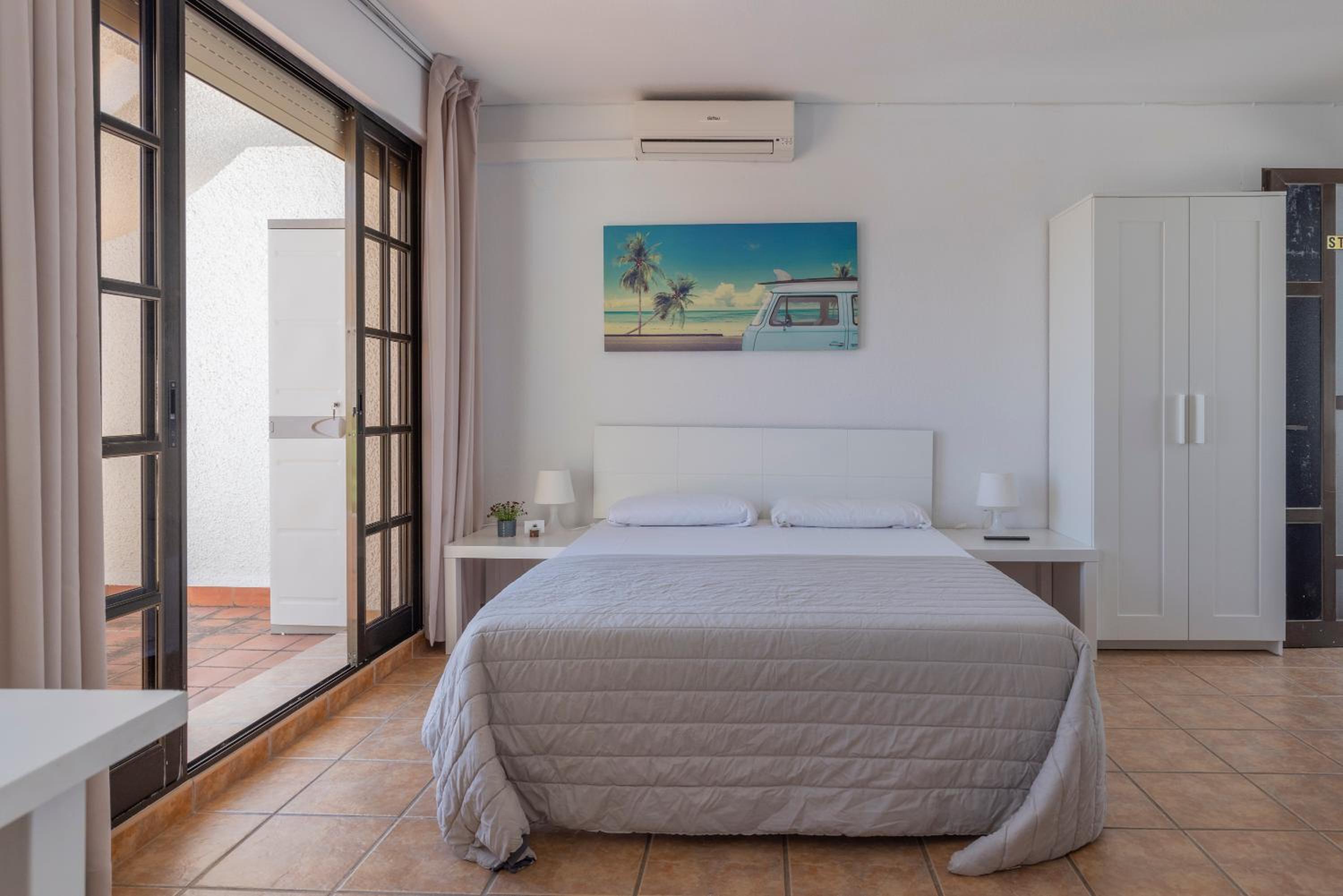 Estudio con vista al mar
