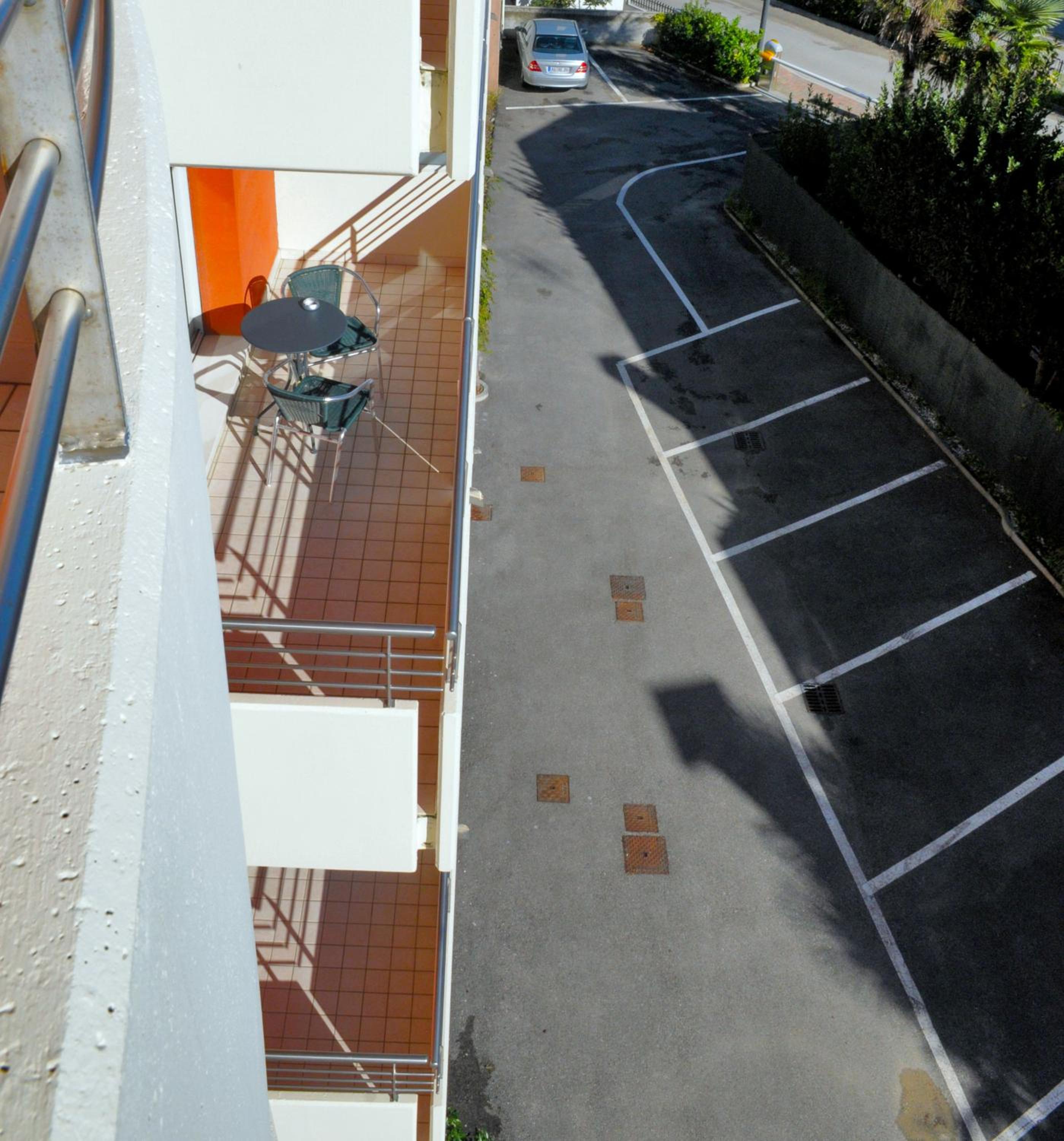 Triple Room with Balcony - Photo 2