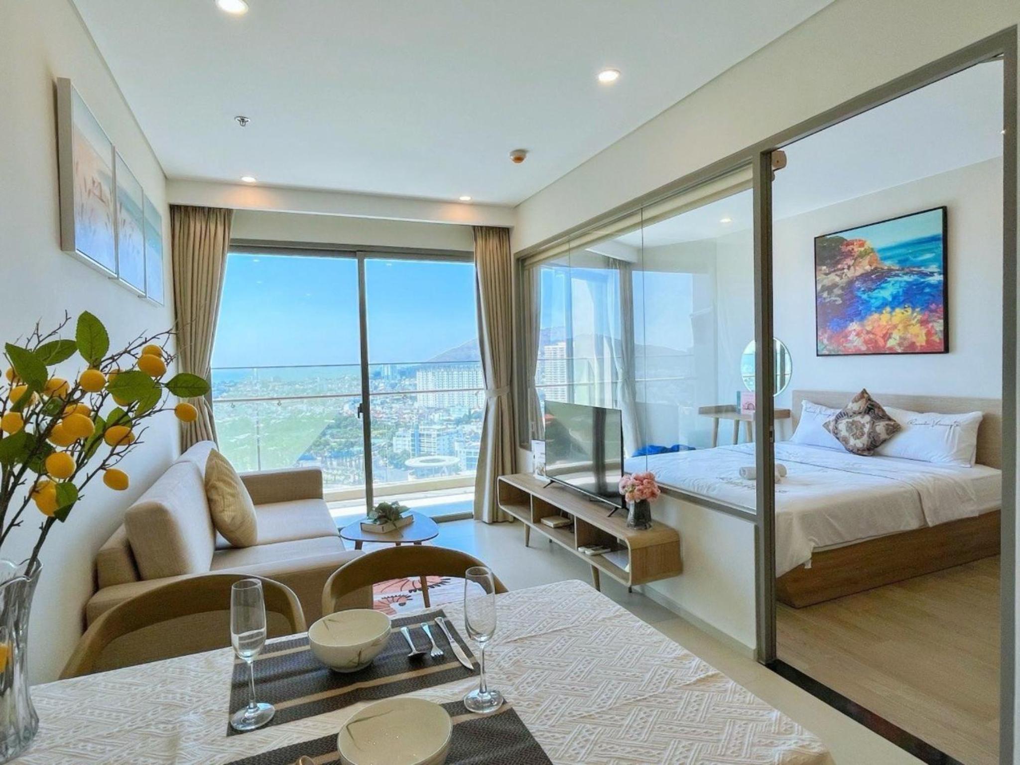 Two-Bedroom Apartment With Balcony And Sea View photo 1