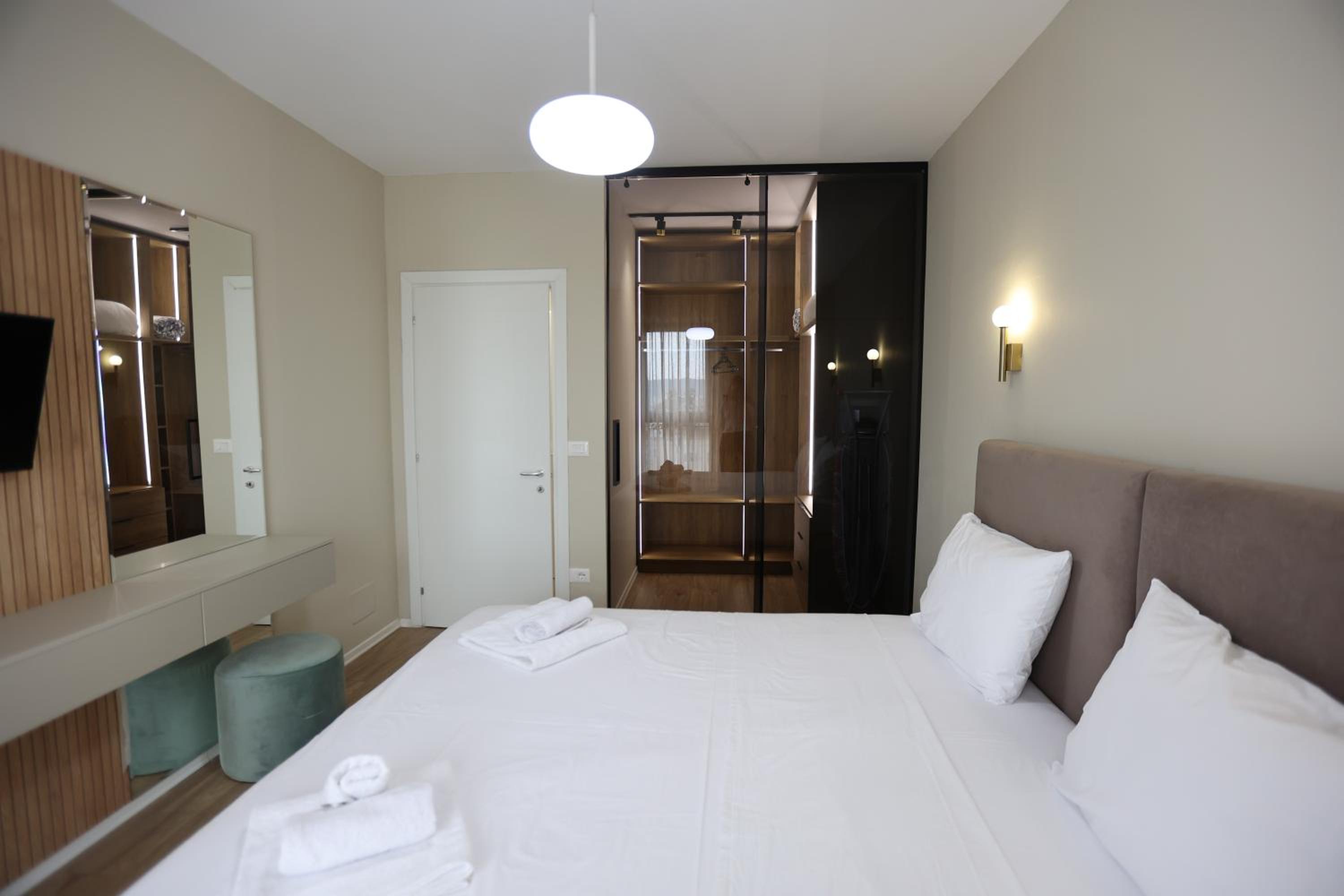 One-Bedroom Apartment with City View