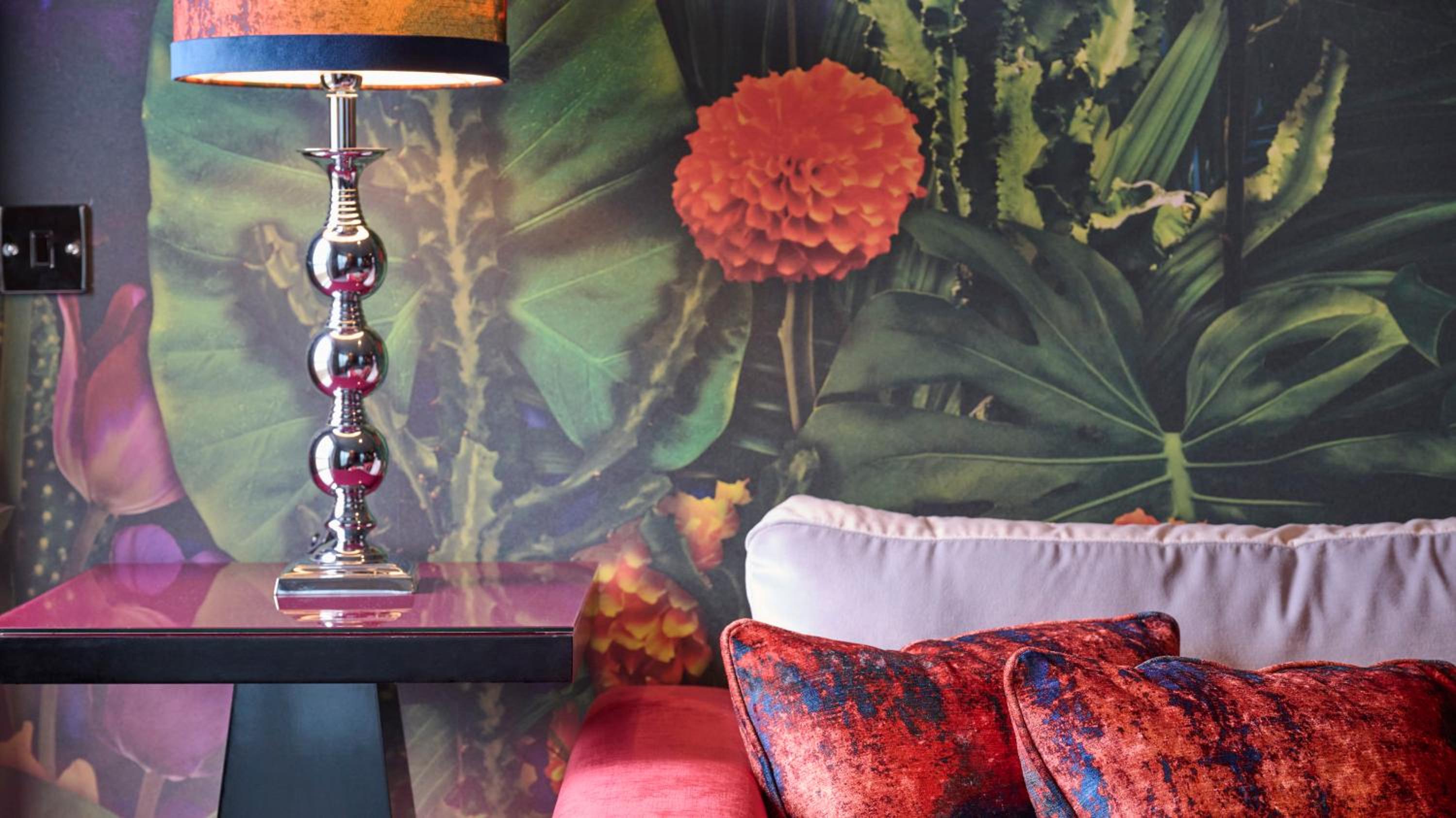 Signature Suite - Photo 9