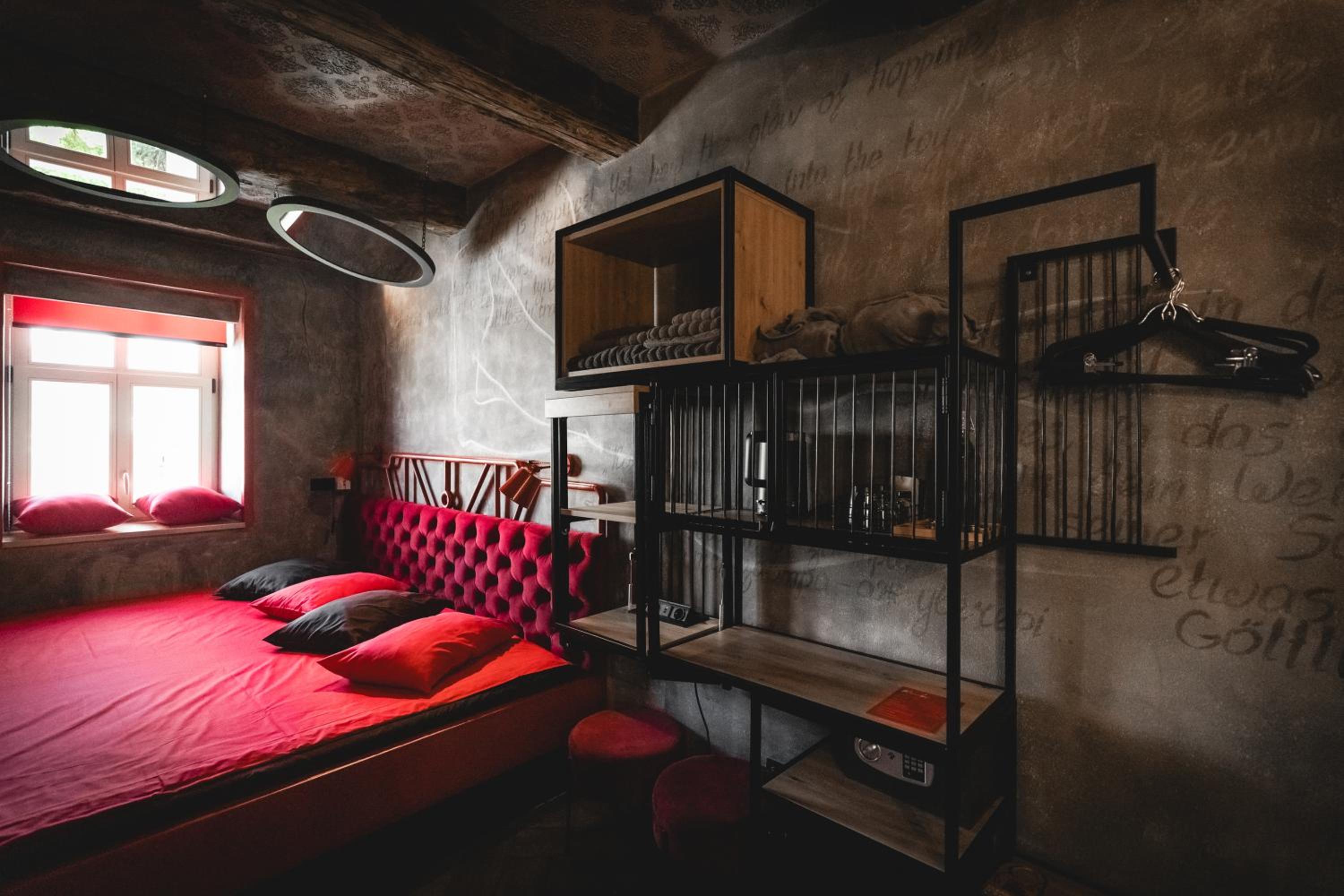 Superior King Room 9