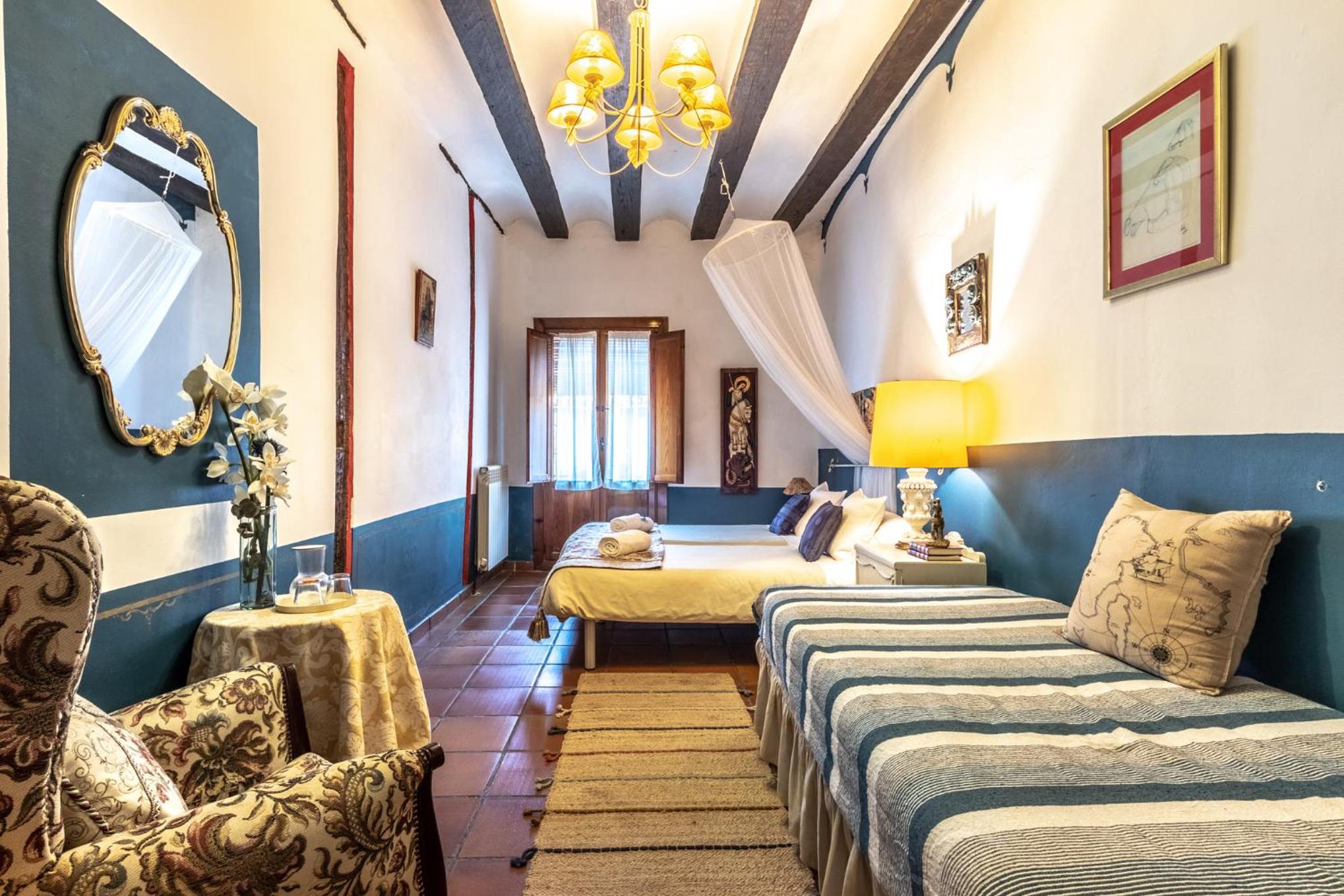 Triple Room with Shared Bathroom photo 3