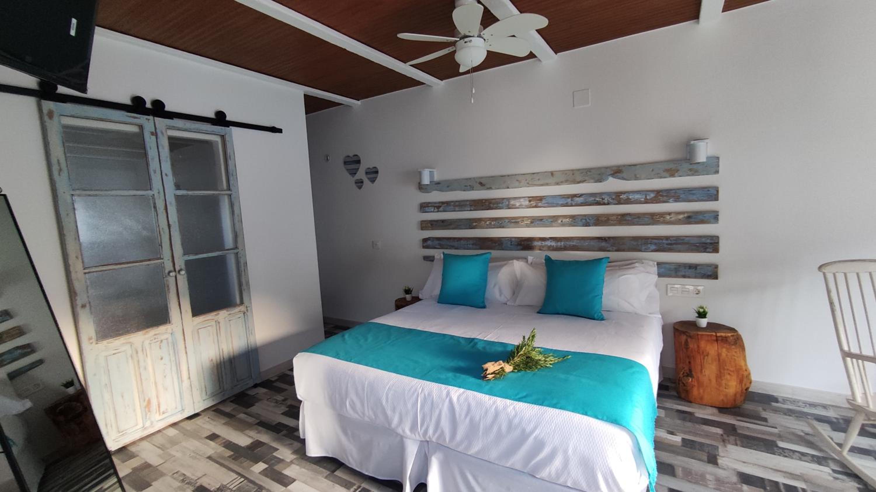 Habitación Doble con Vista a la Piscina