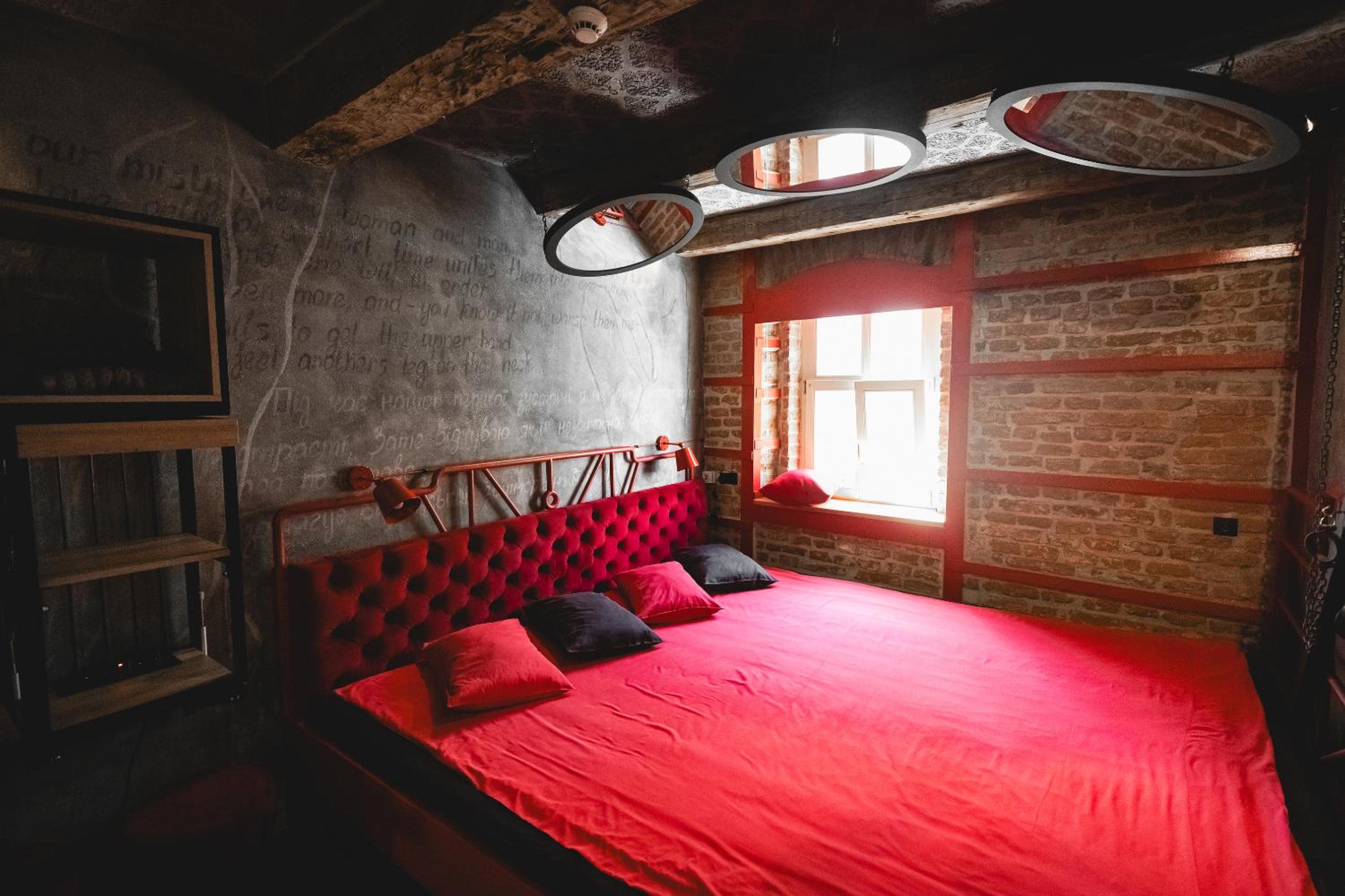 Superior King Room 12