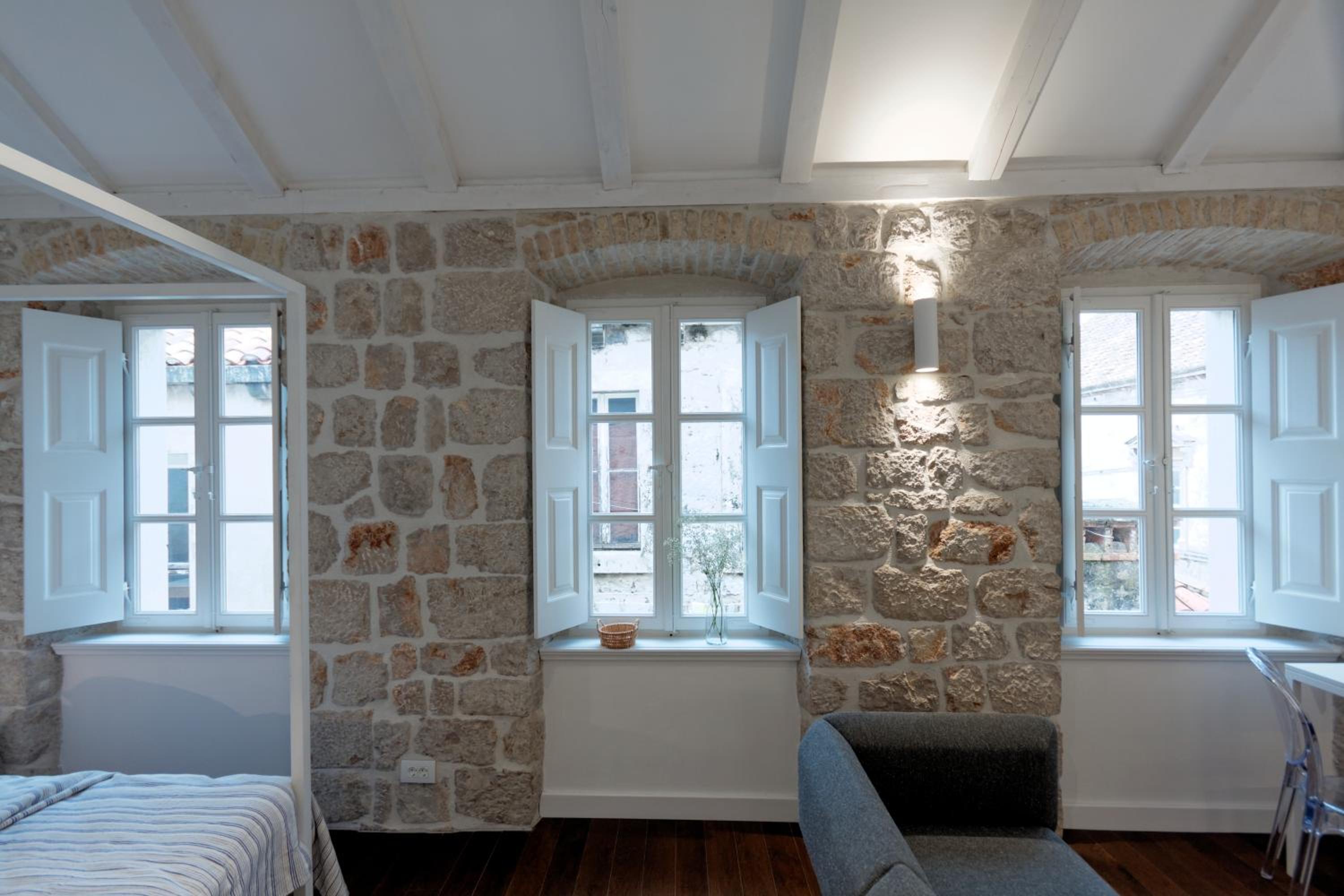 Studio Apartment With Queen Bed