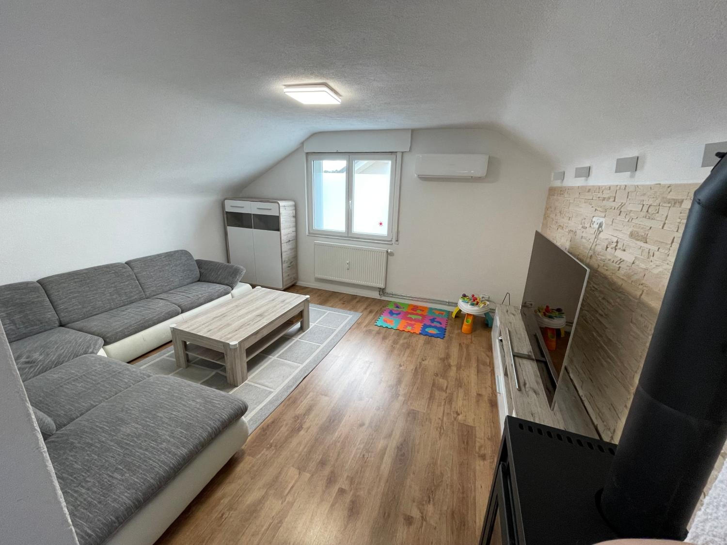 One-Bedroom Apartment photo 1