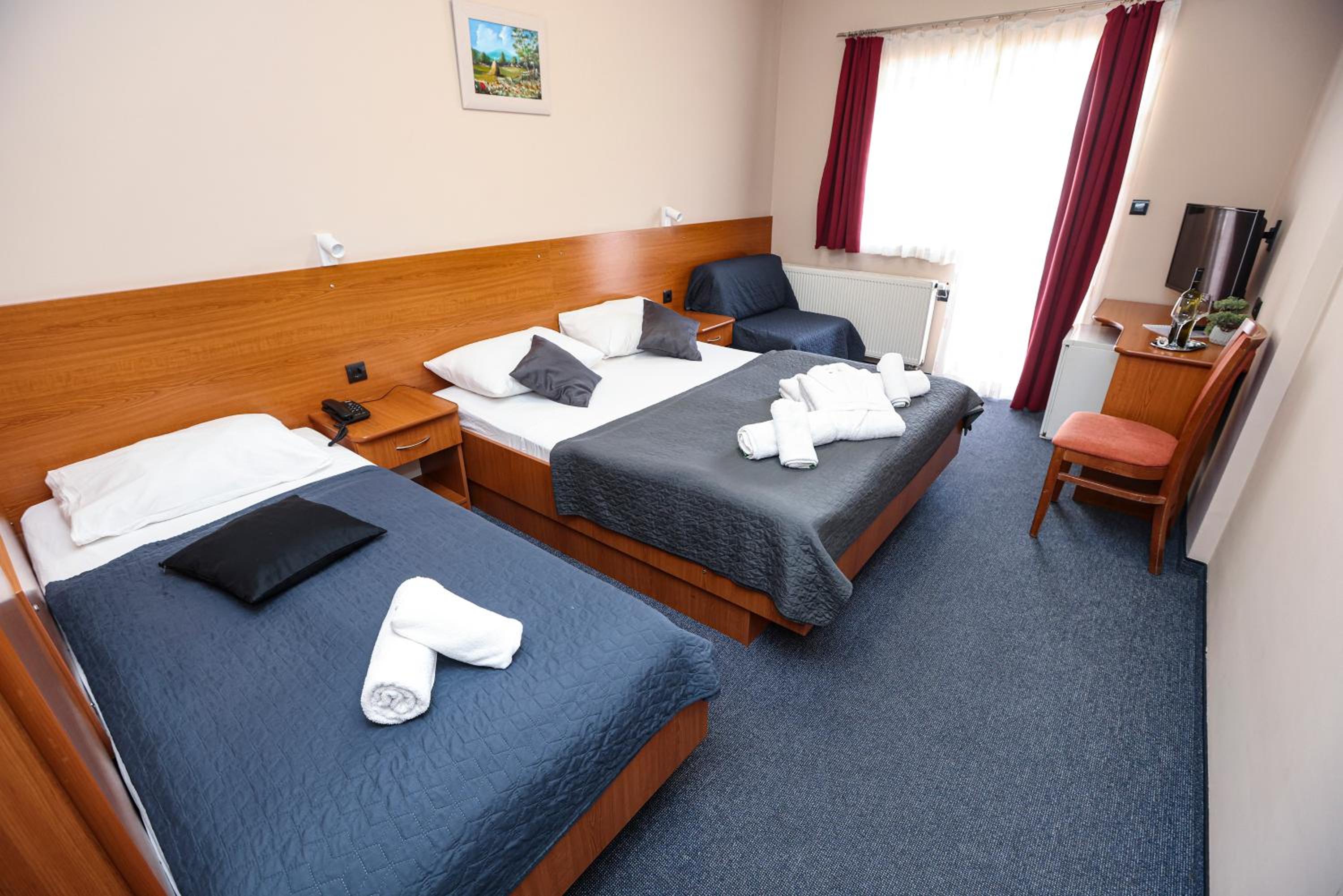 Triple Room with Balcony - Photo 1