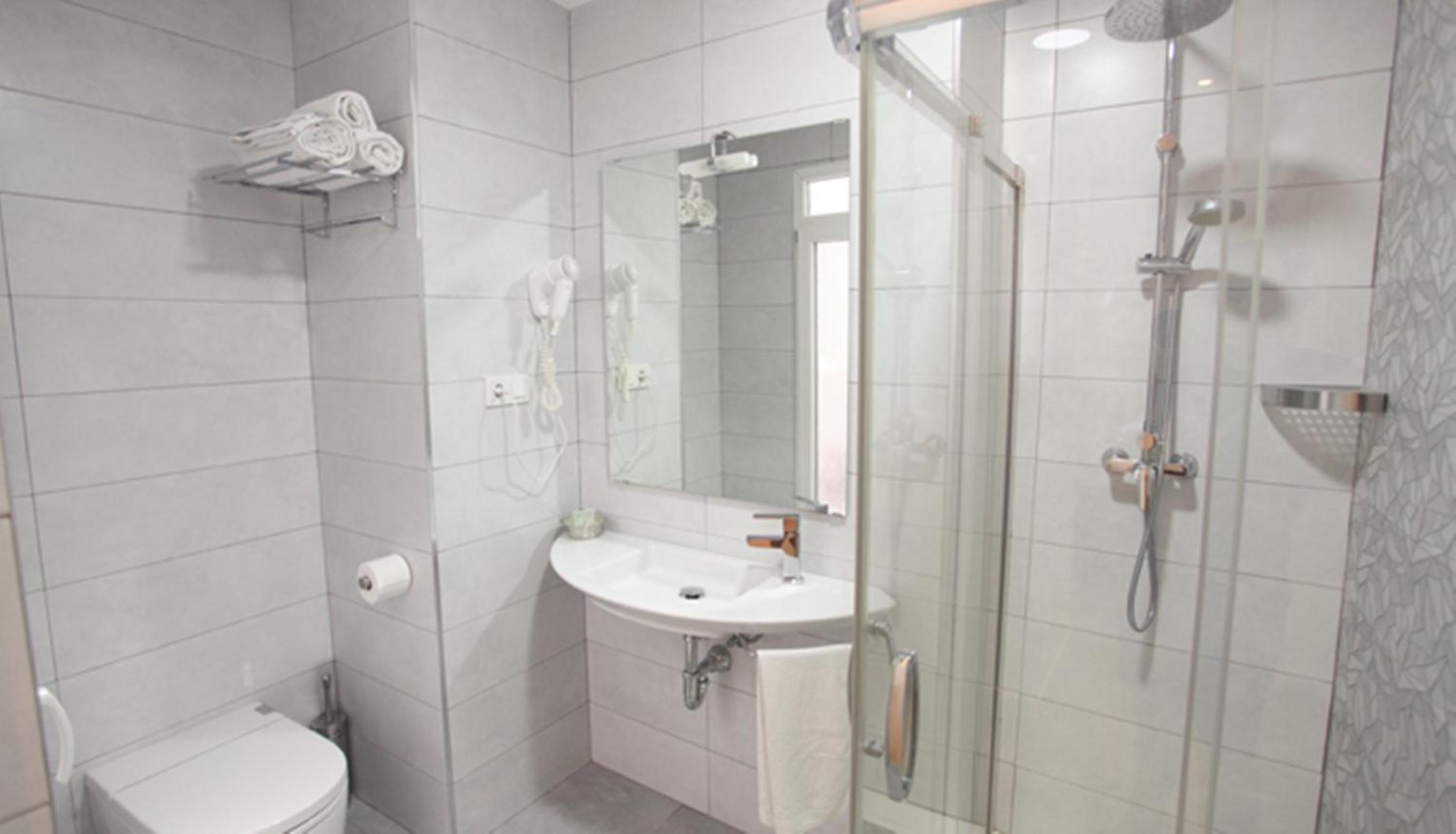 Superior Triple Room - Photo 10