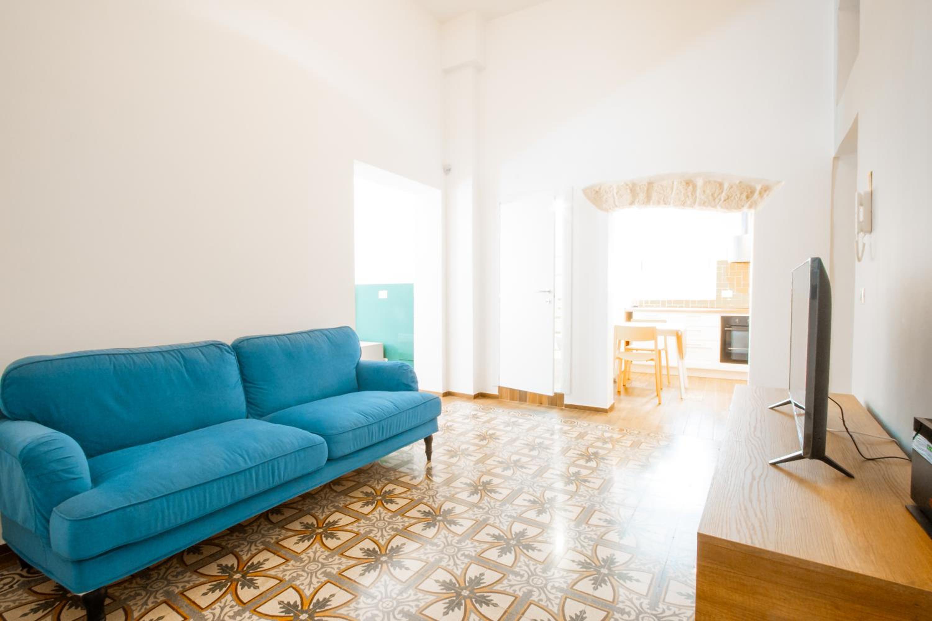 One-Bedroom Apartment photo 2