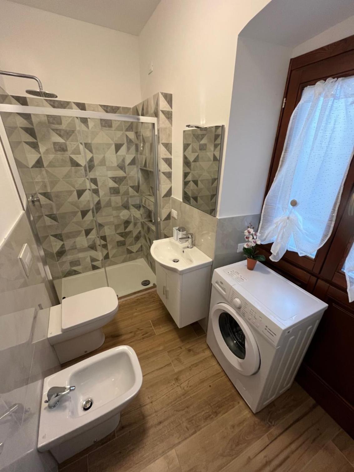 One-Bedroom Deluxe Apartment photo 2