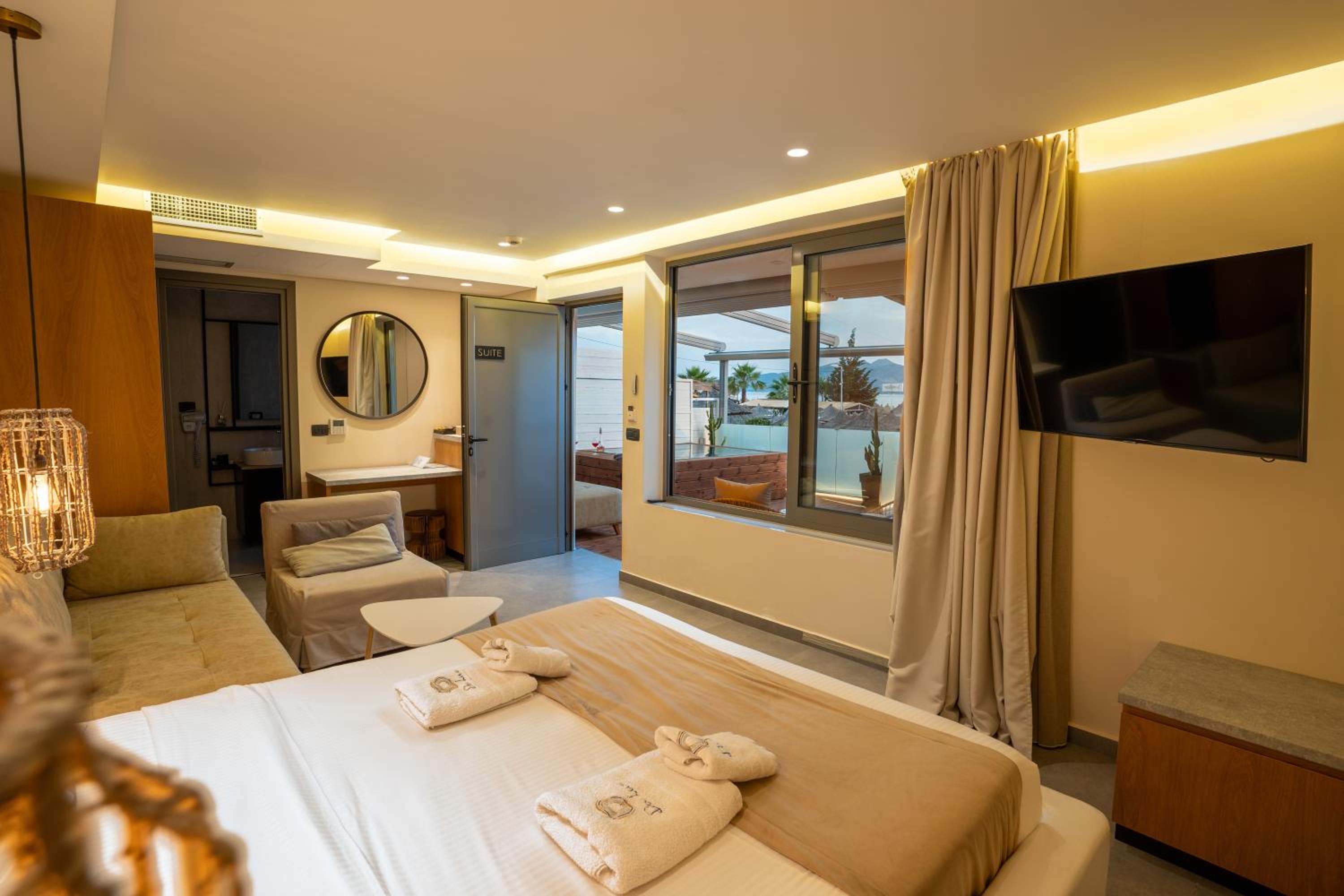 Deluxe Suite with Sea View