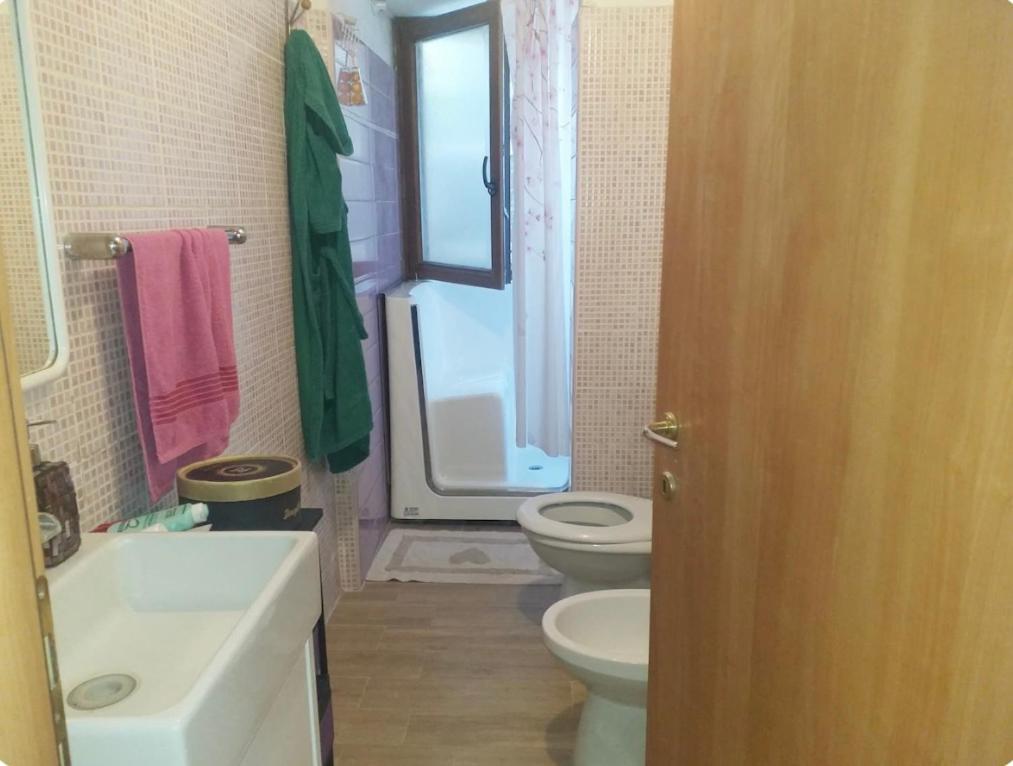 Double Room with Shared Bathroom photo 1
