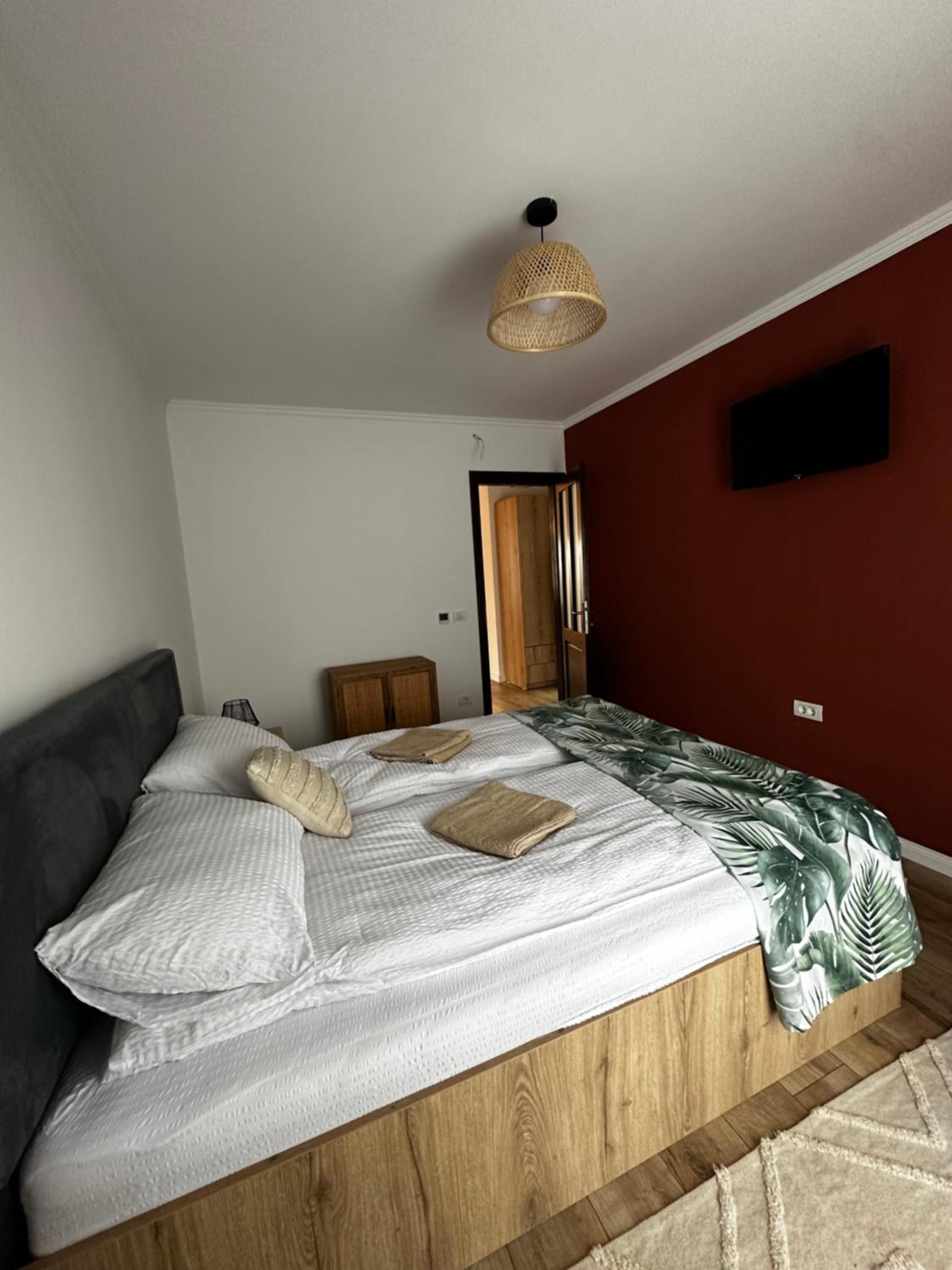 Three-Bedroom Apartment with Balcony photo 2