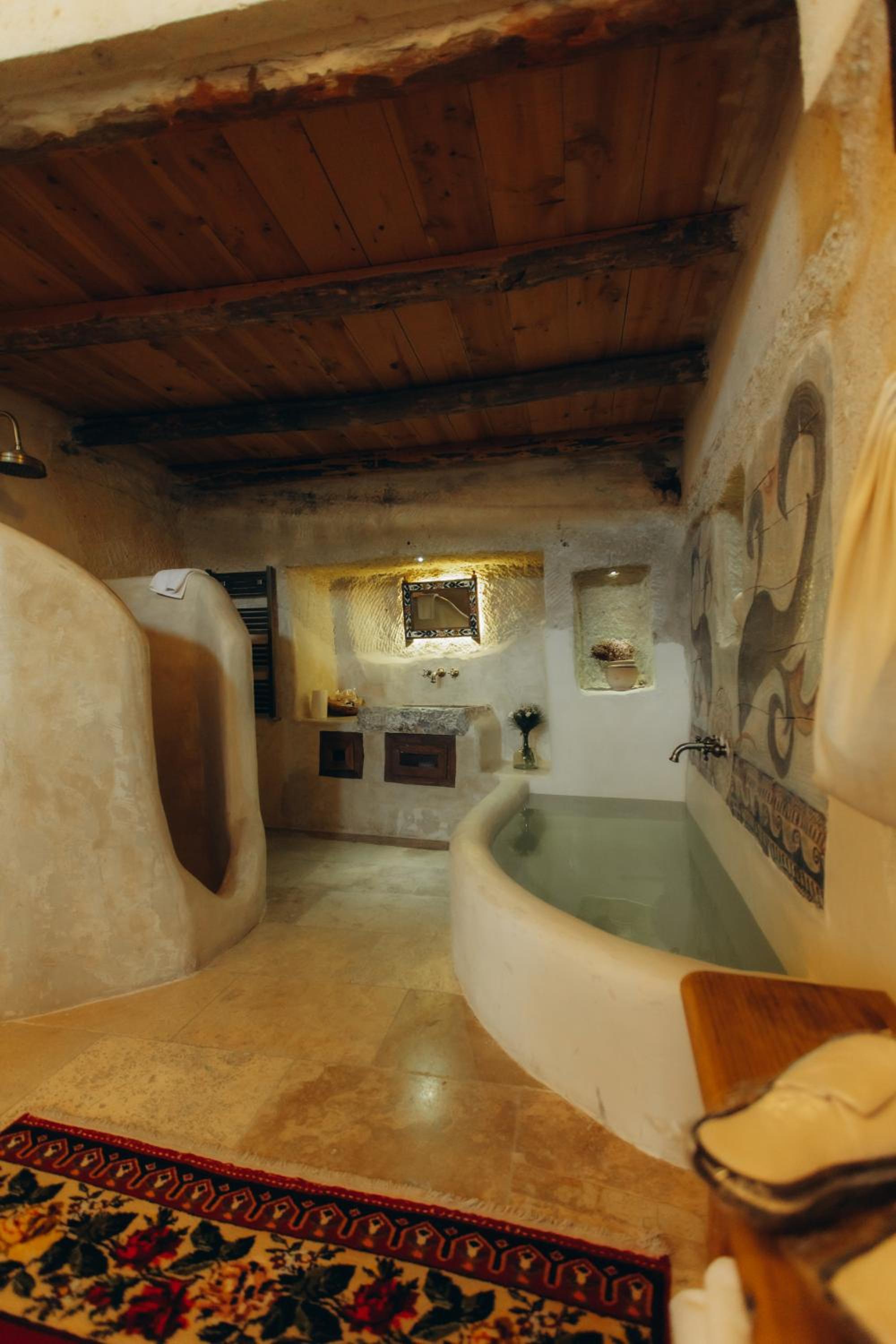 Deluxe Suite - Photo 5