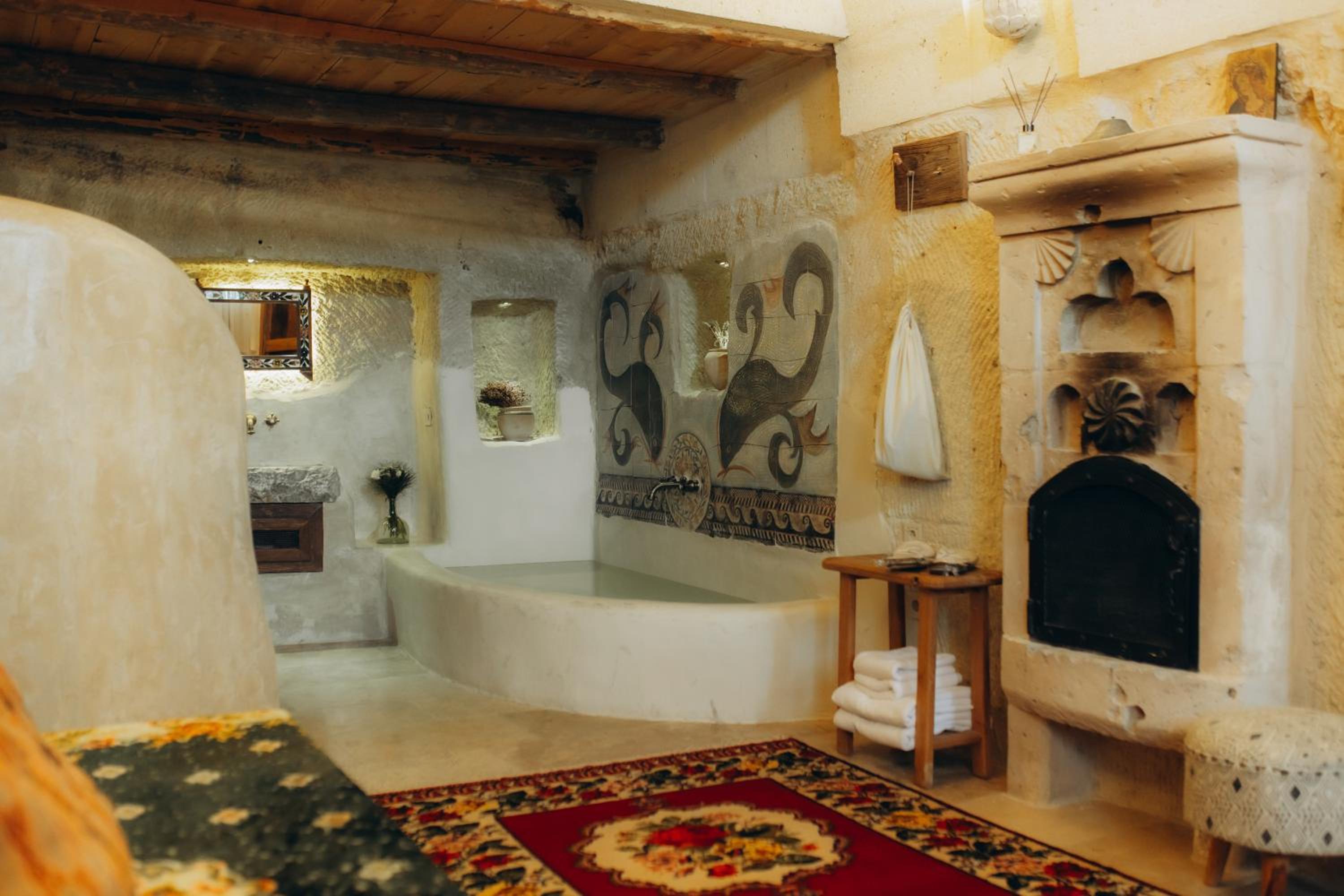 Deluxe Suite - Photo 6