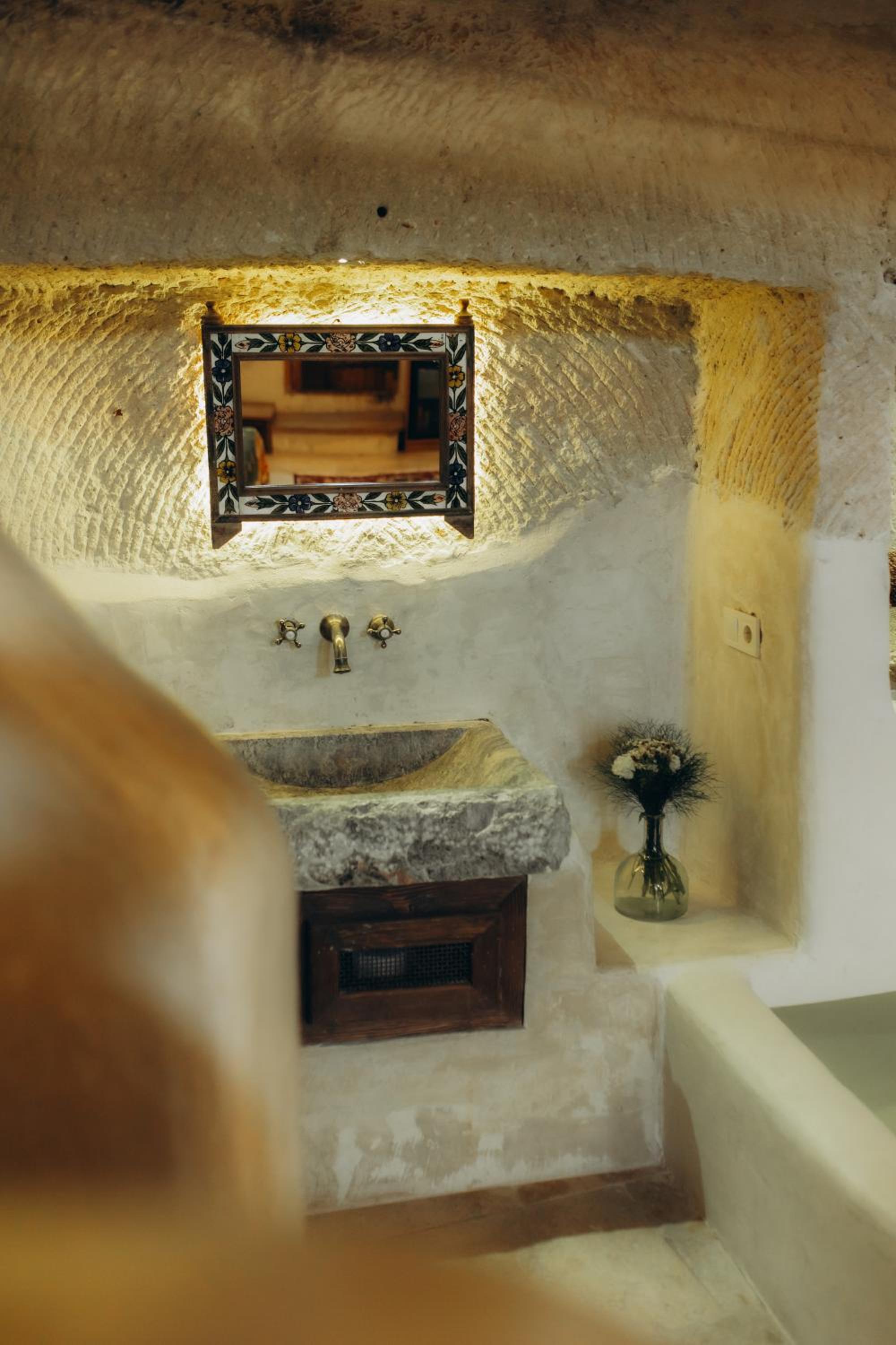 Deluxe Suite - Photo 9