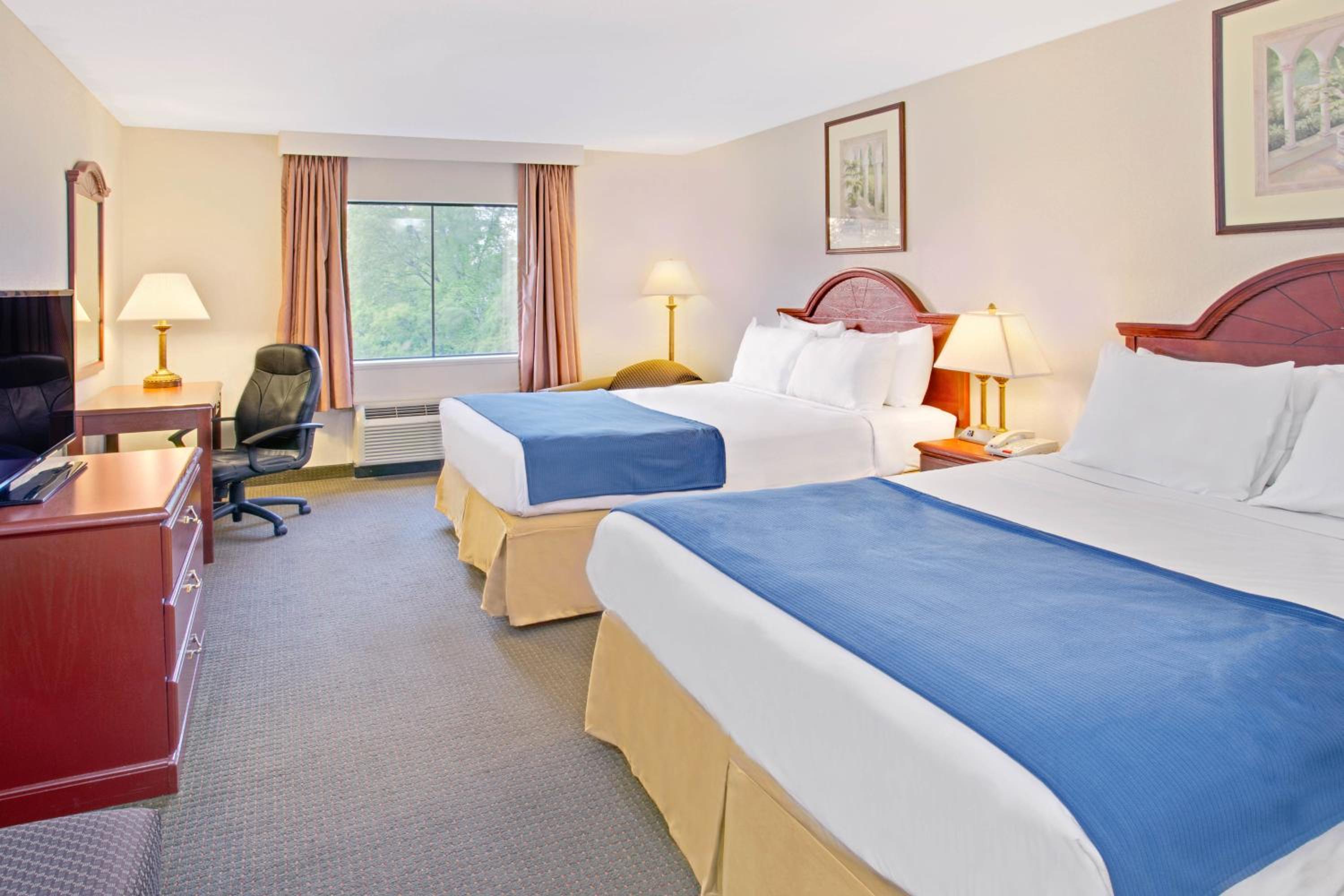 Queen Room with Two Queen Beds - Disability Access/Non-Smoking - Photo 1