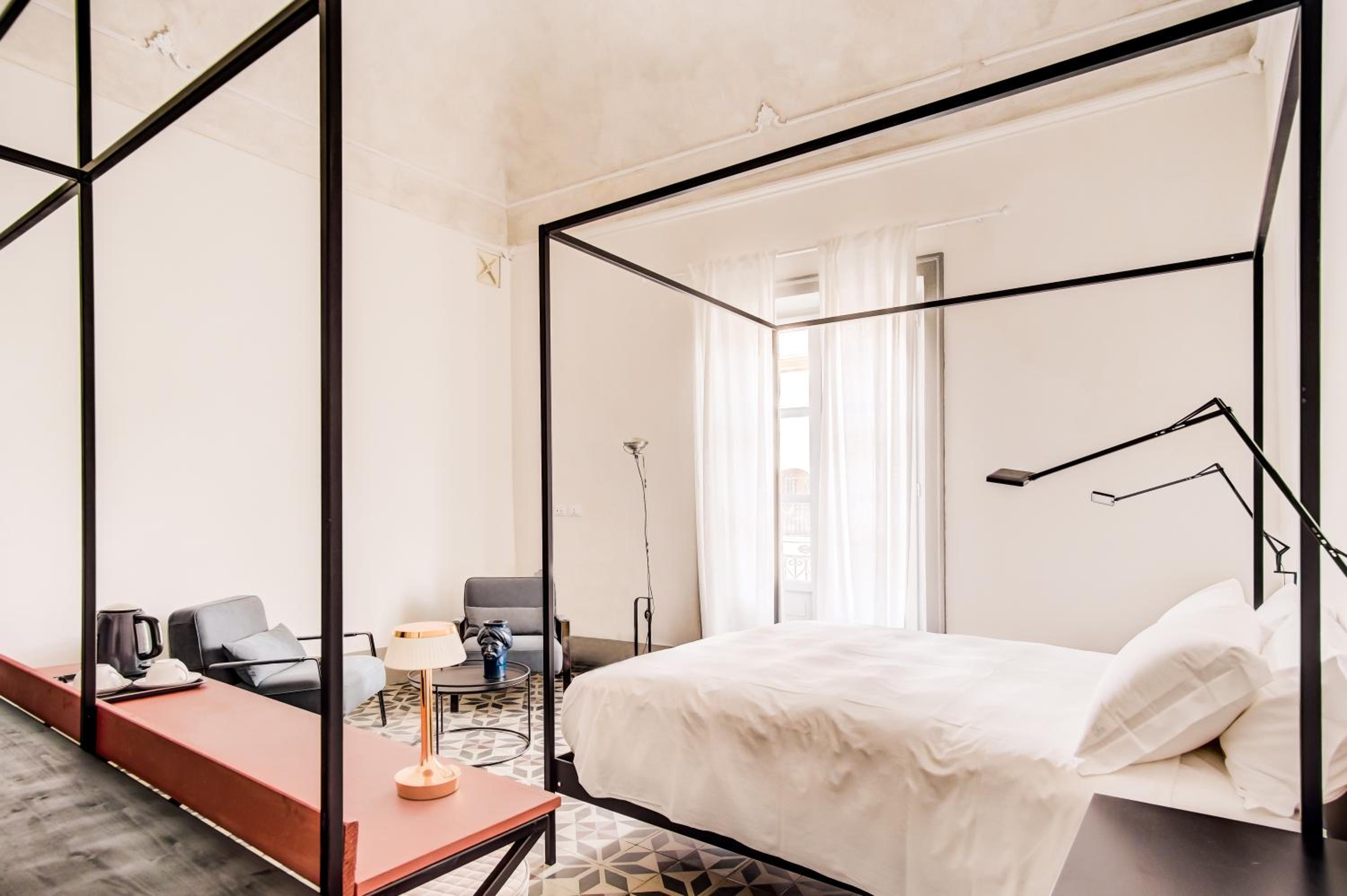 Deluxe Double Room with Balcony photo 2