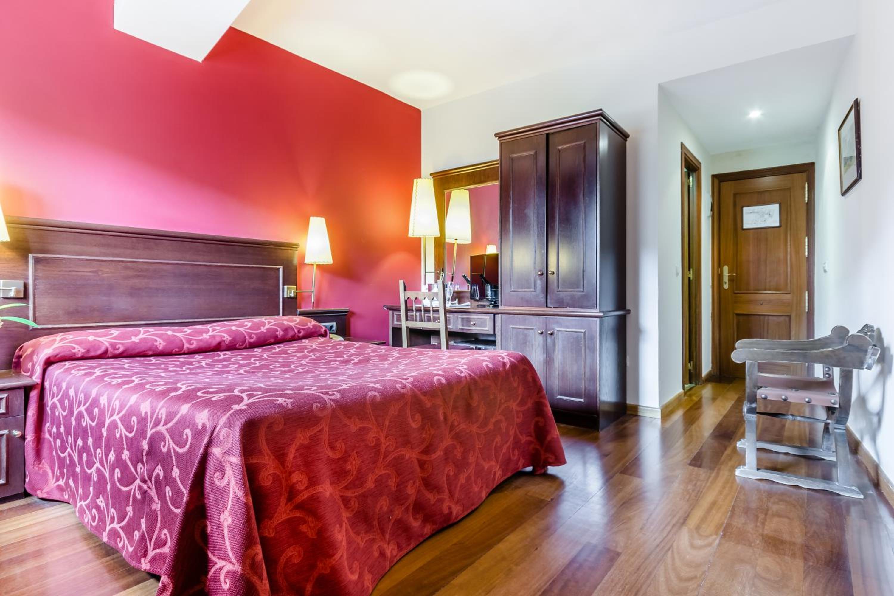 Deluxe Double Room - Photo 7