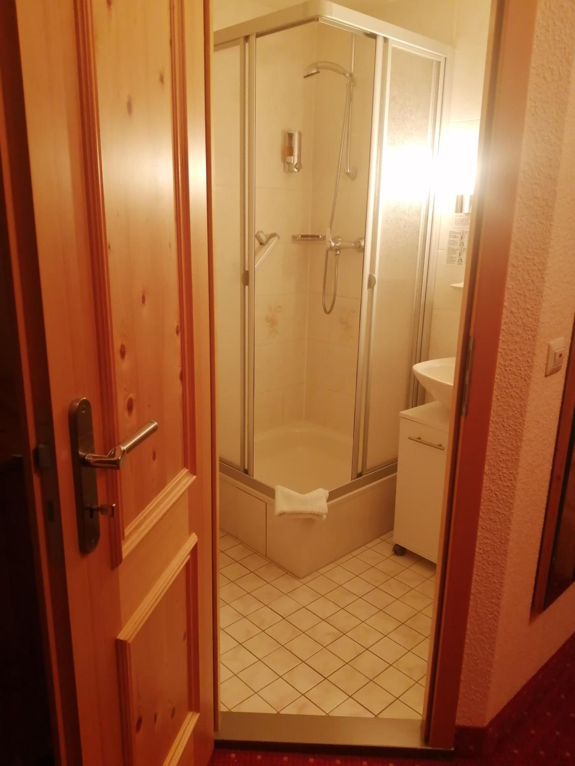 Double Room - Photo 7