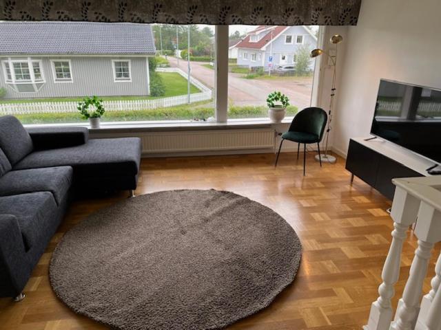 Three-Bedroom Apartment photo 1