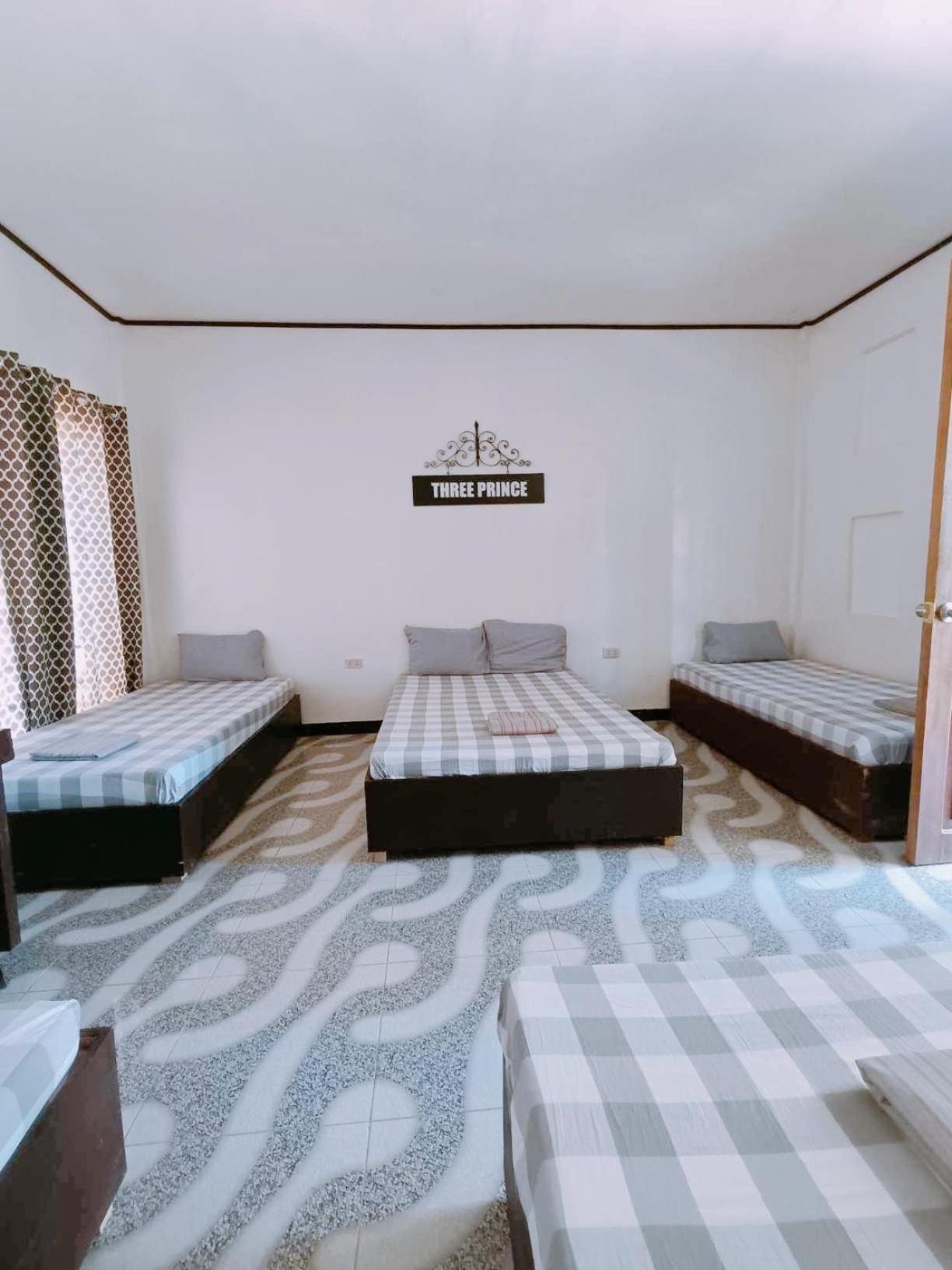 Deluxe Family Room photo 1