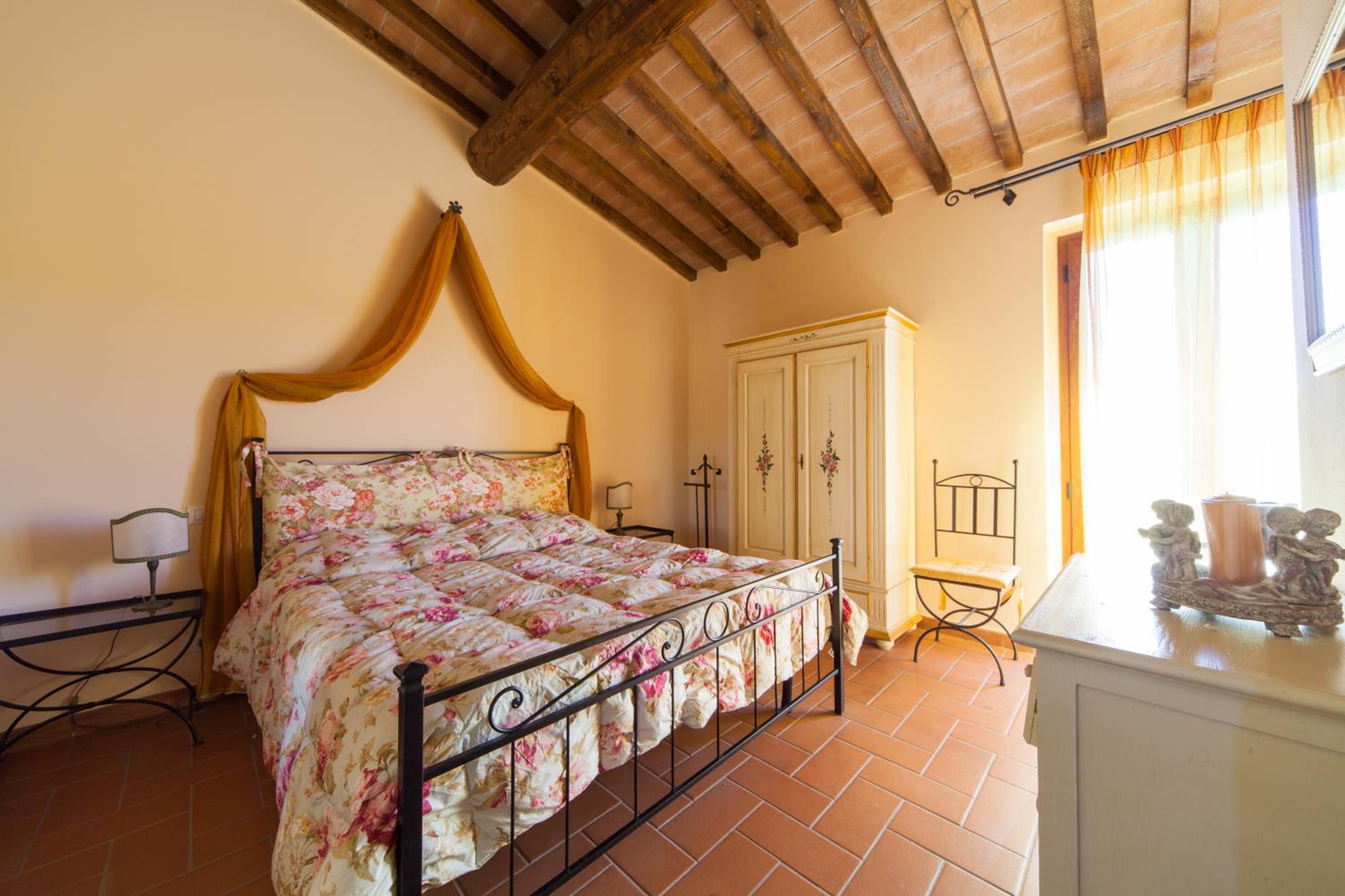 One-Bedroom Apartment with Garden