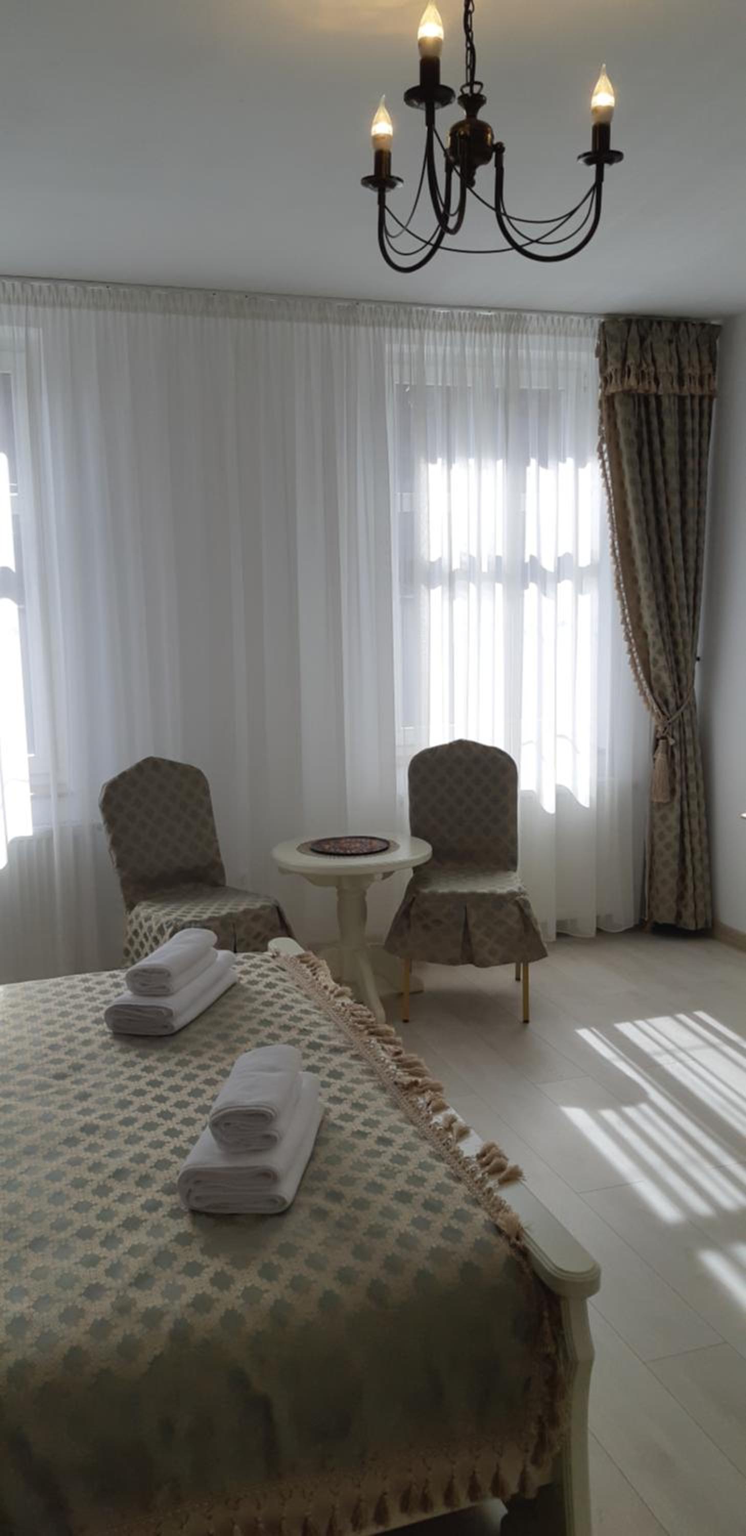 Deluxe Double Room - Photo 8