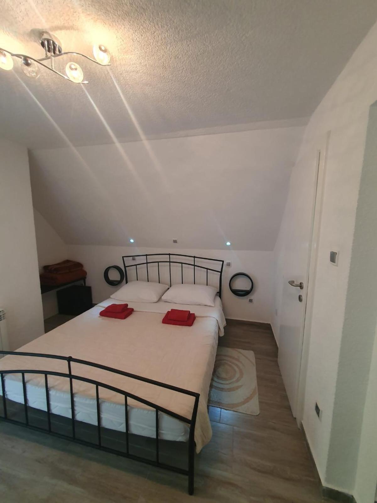 Double Room with Balcony - Photo 1