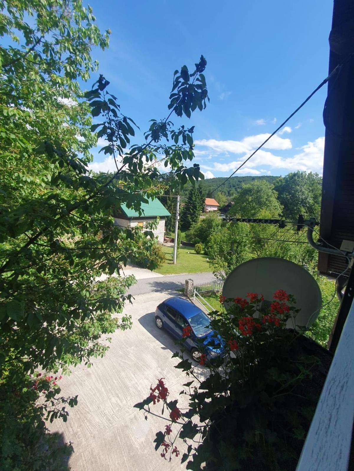 Double Room with Balcony - Photo 18