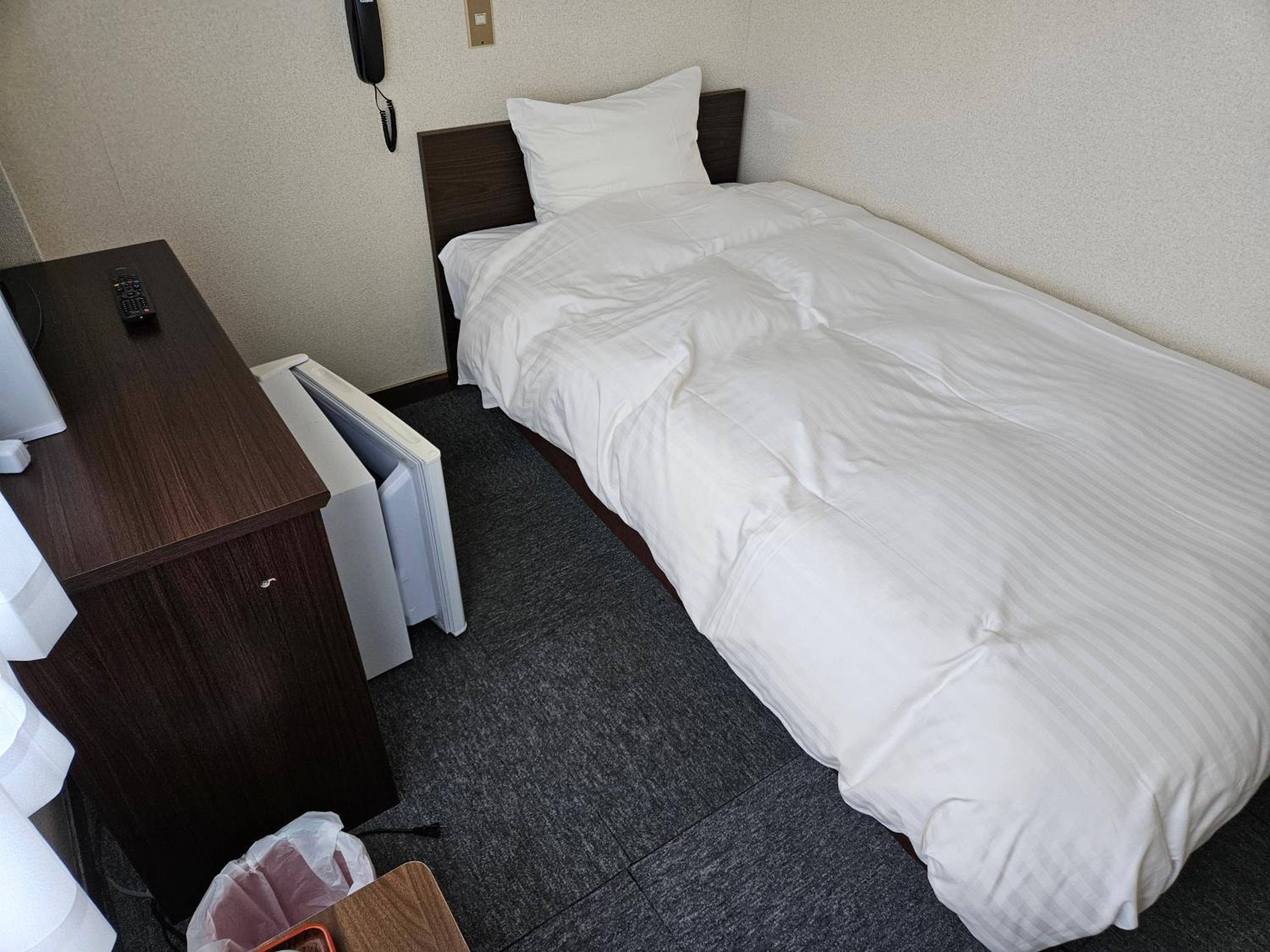 Single Room - Non-Smoking