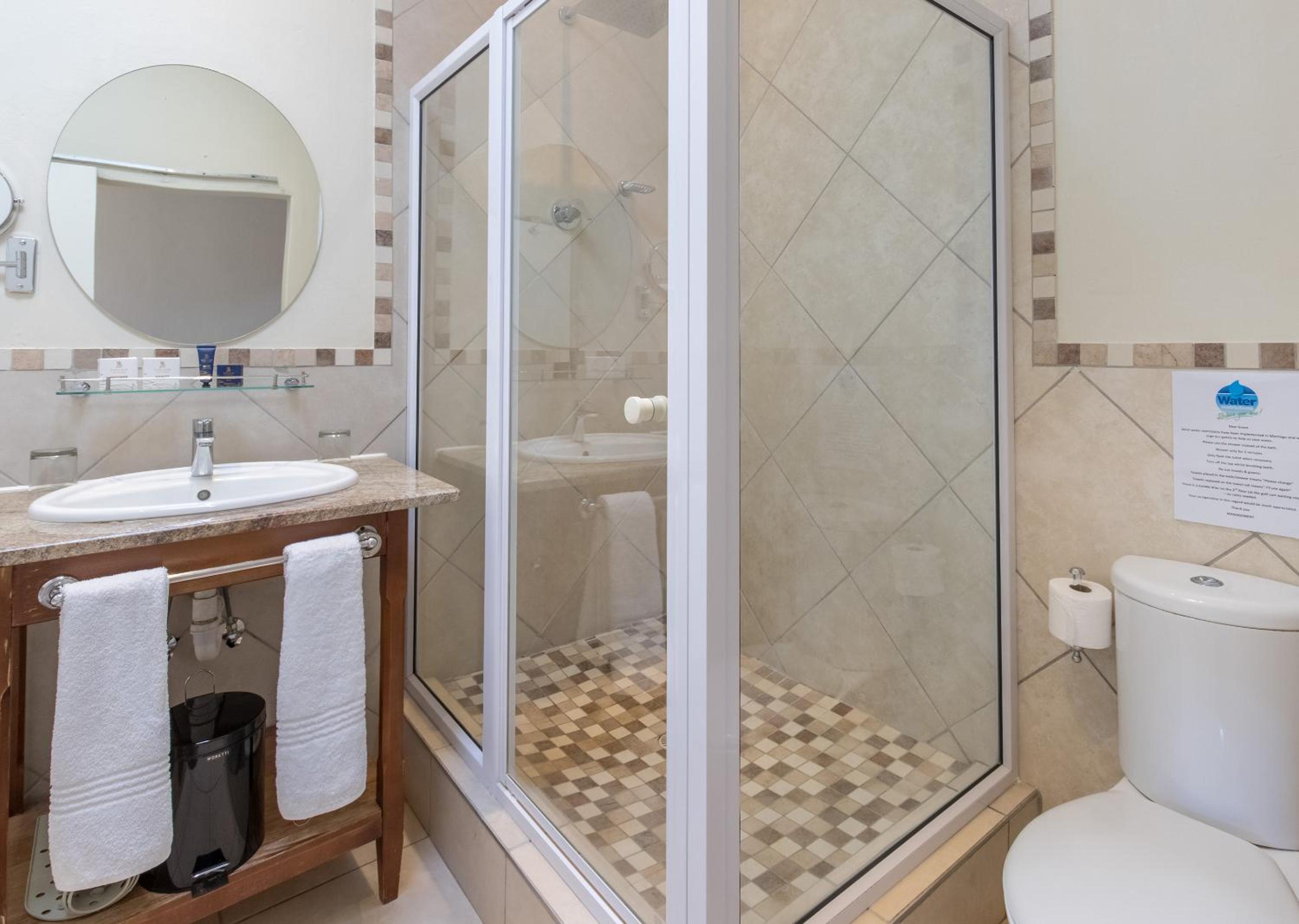 Deluxe Suite photo 2
