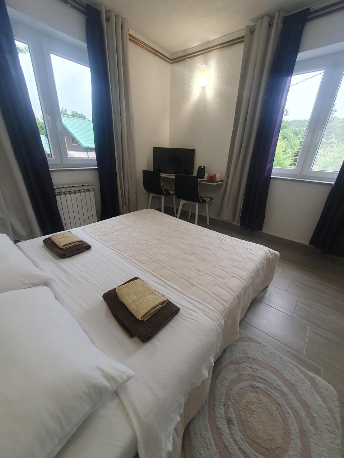 Double Room with Garden View - Photo 16