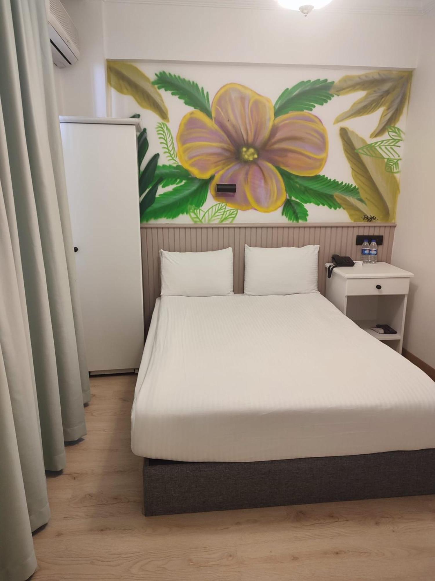 Budget Double Room - Photo 7