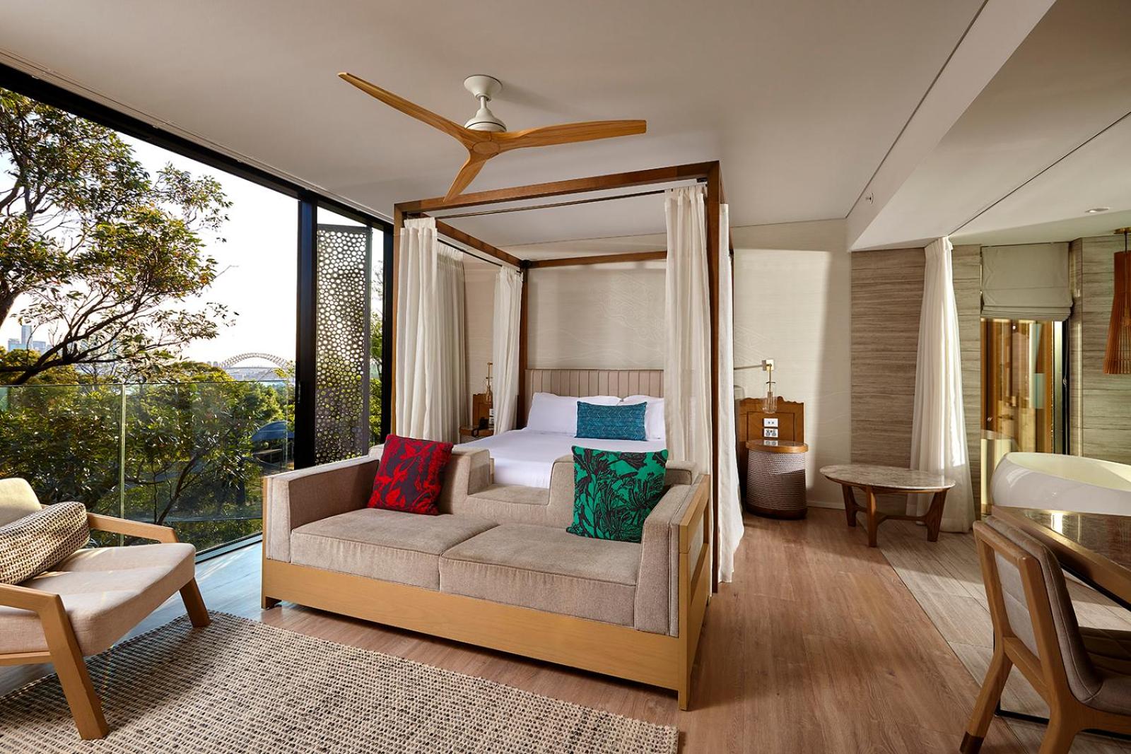 Treetop Suite with Breakfast & Zoo Admission