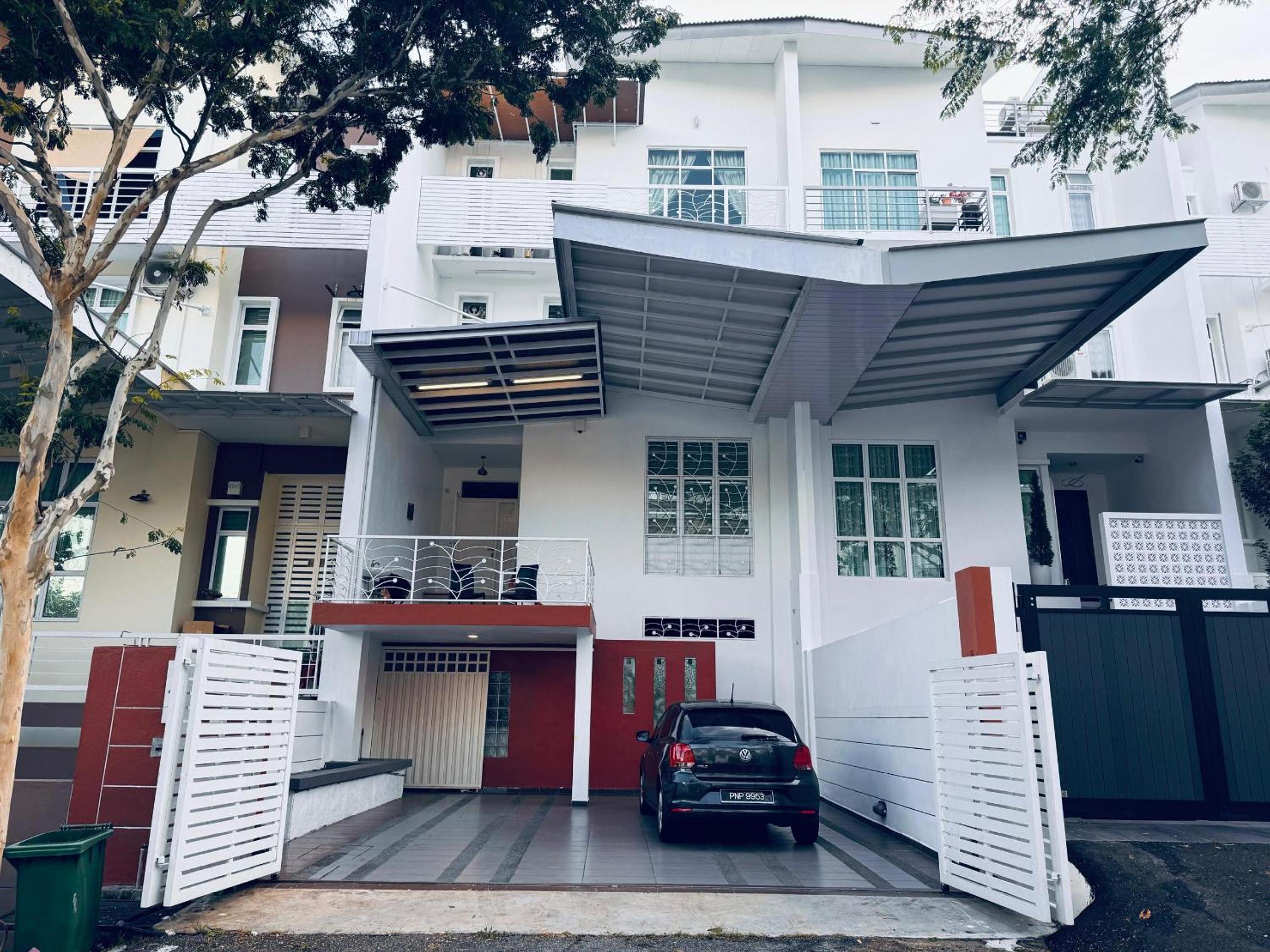 Villa photo 1