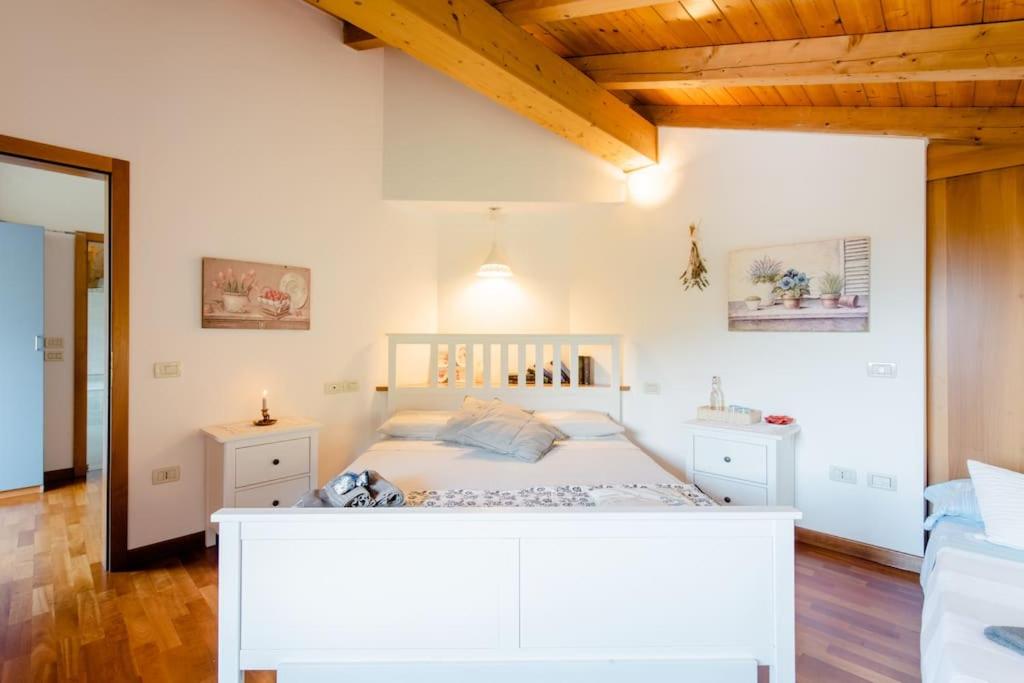 Double Room with Shared Bathroom photo 1
