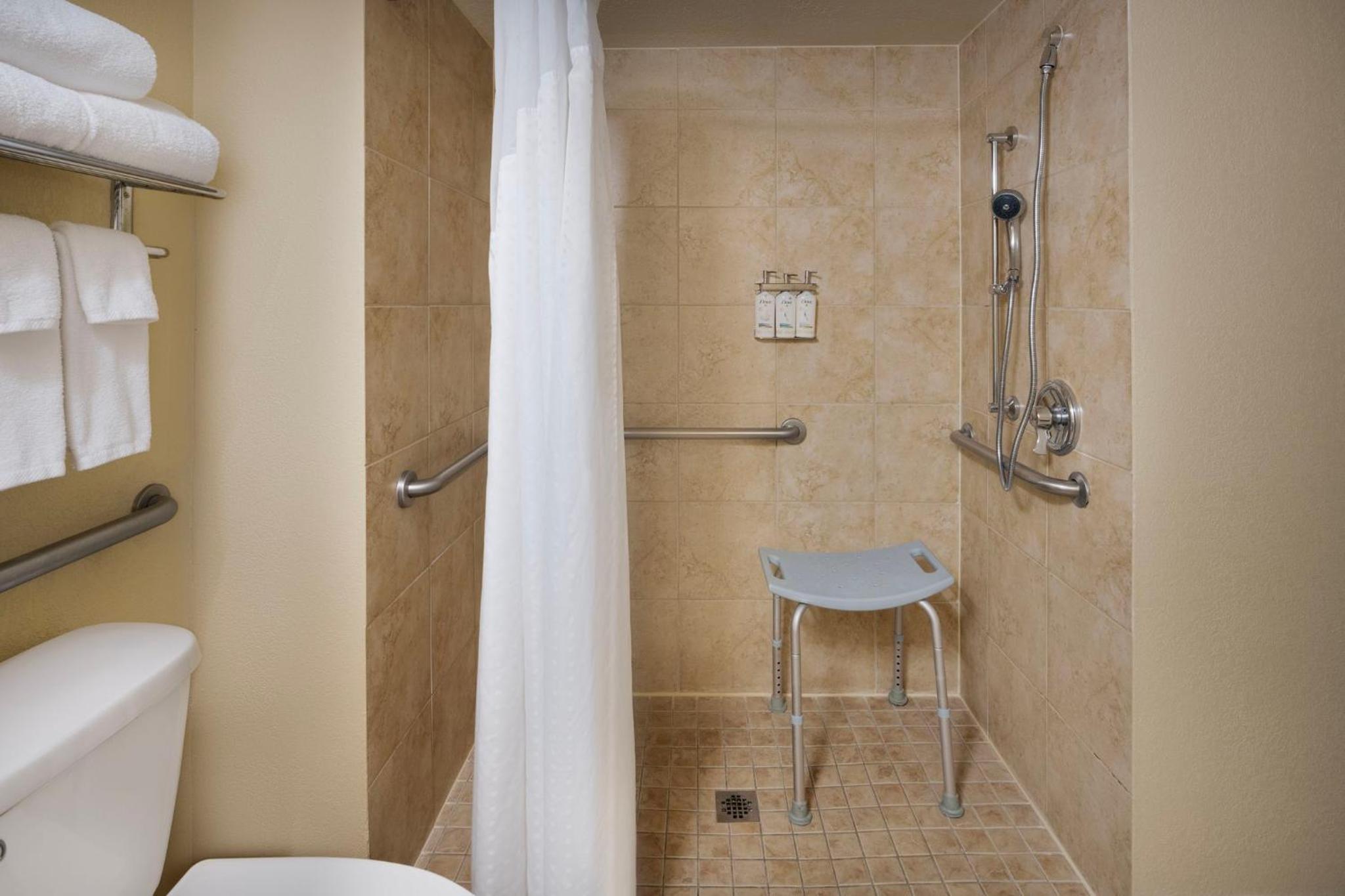 King Room - Mobility Access/Roll in Shower - Non-Smoking