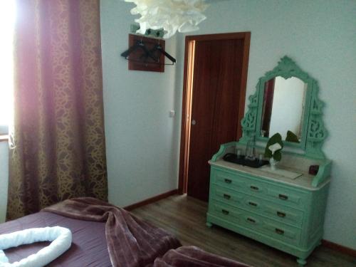 Twin Room with Private Bathroom photo 2