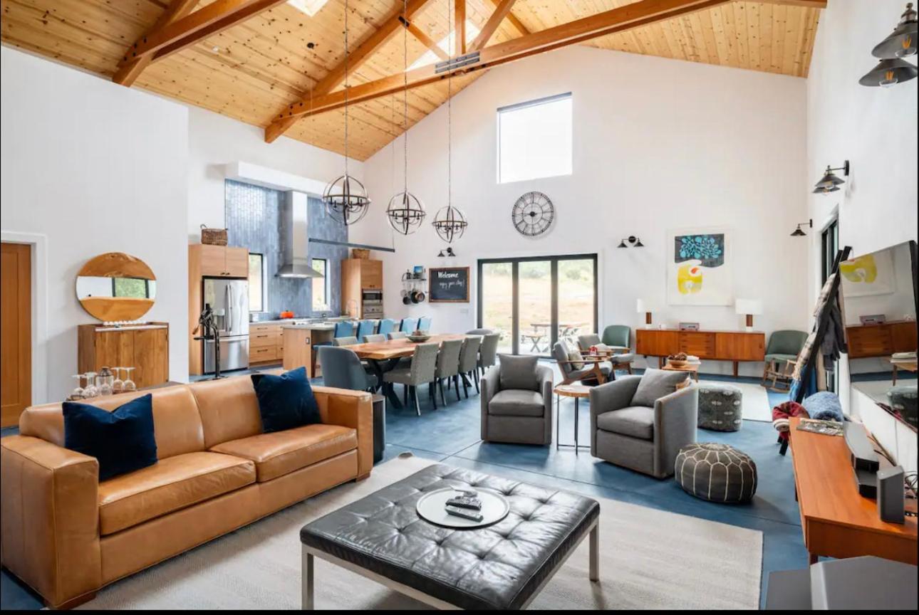 Three-Bedroom House photo 1