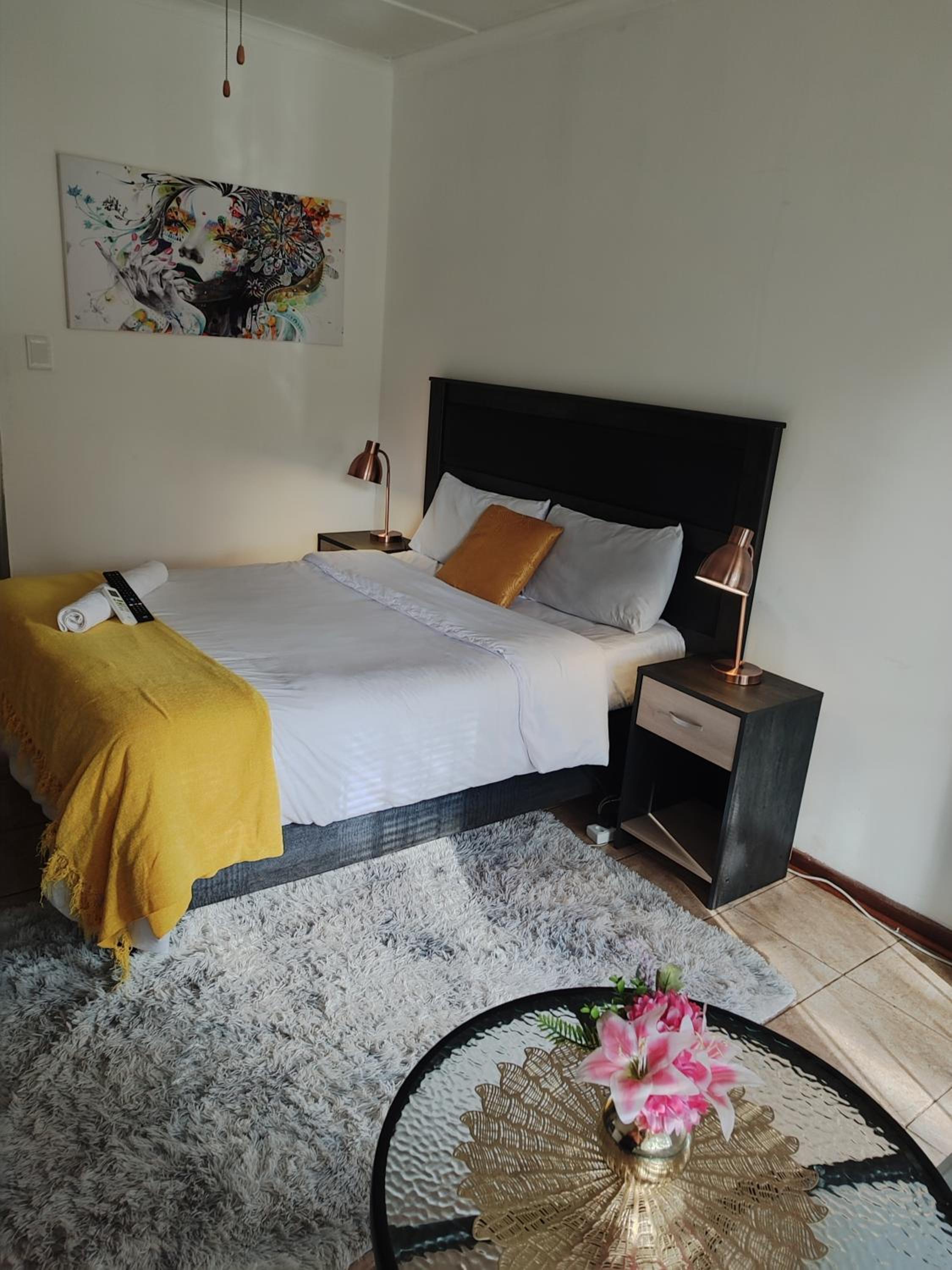 One-Bedroom Apartment photo 2