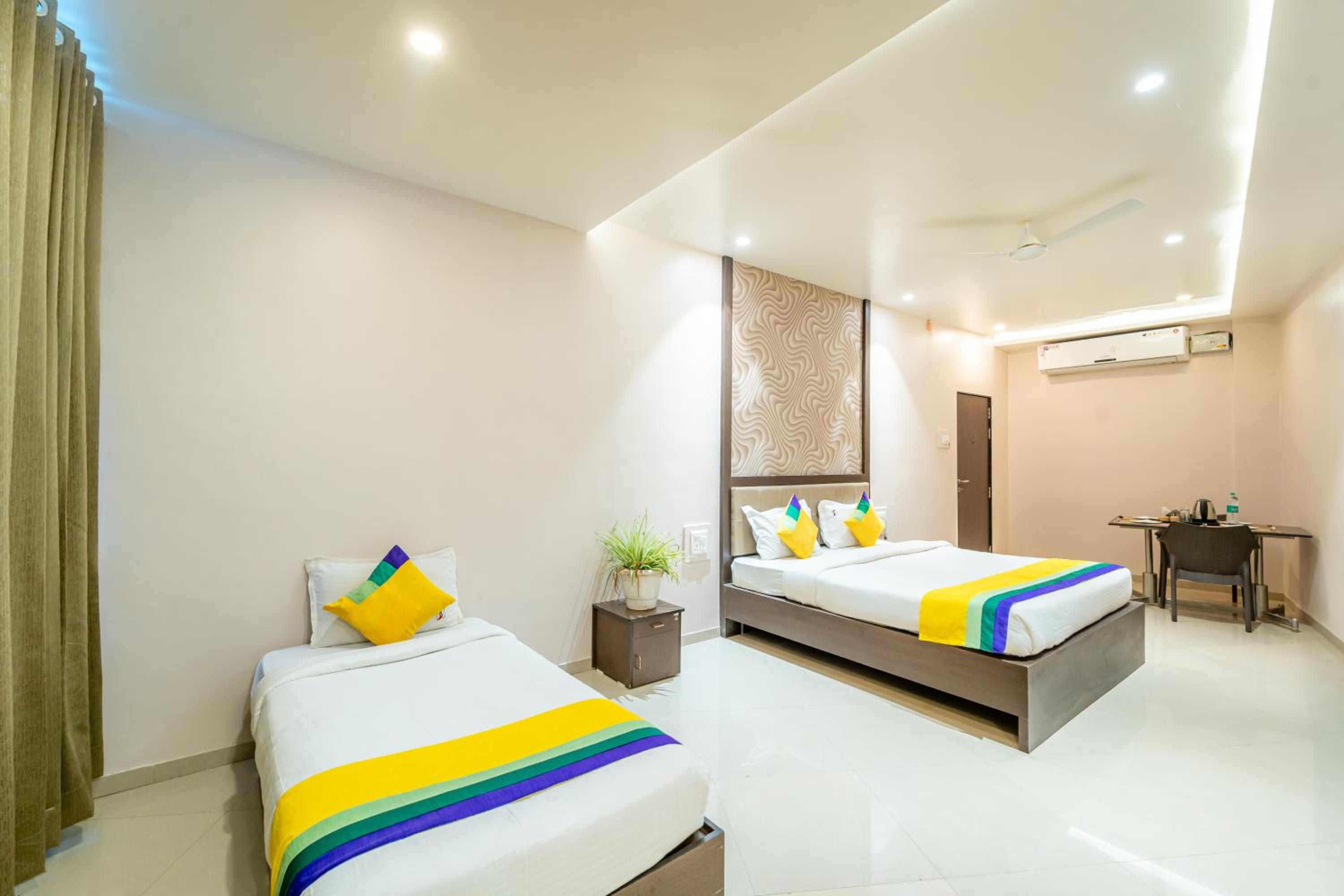 Deluxe Room - Photo 3