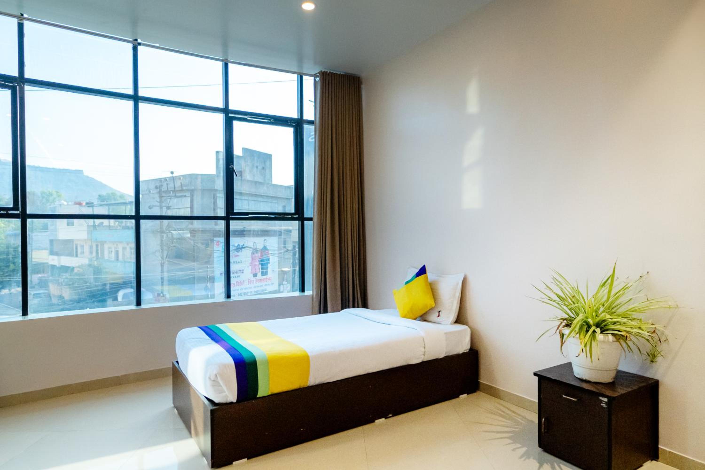 Deluxe Room - Photo 1