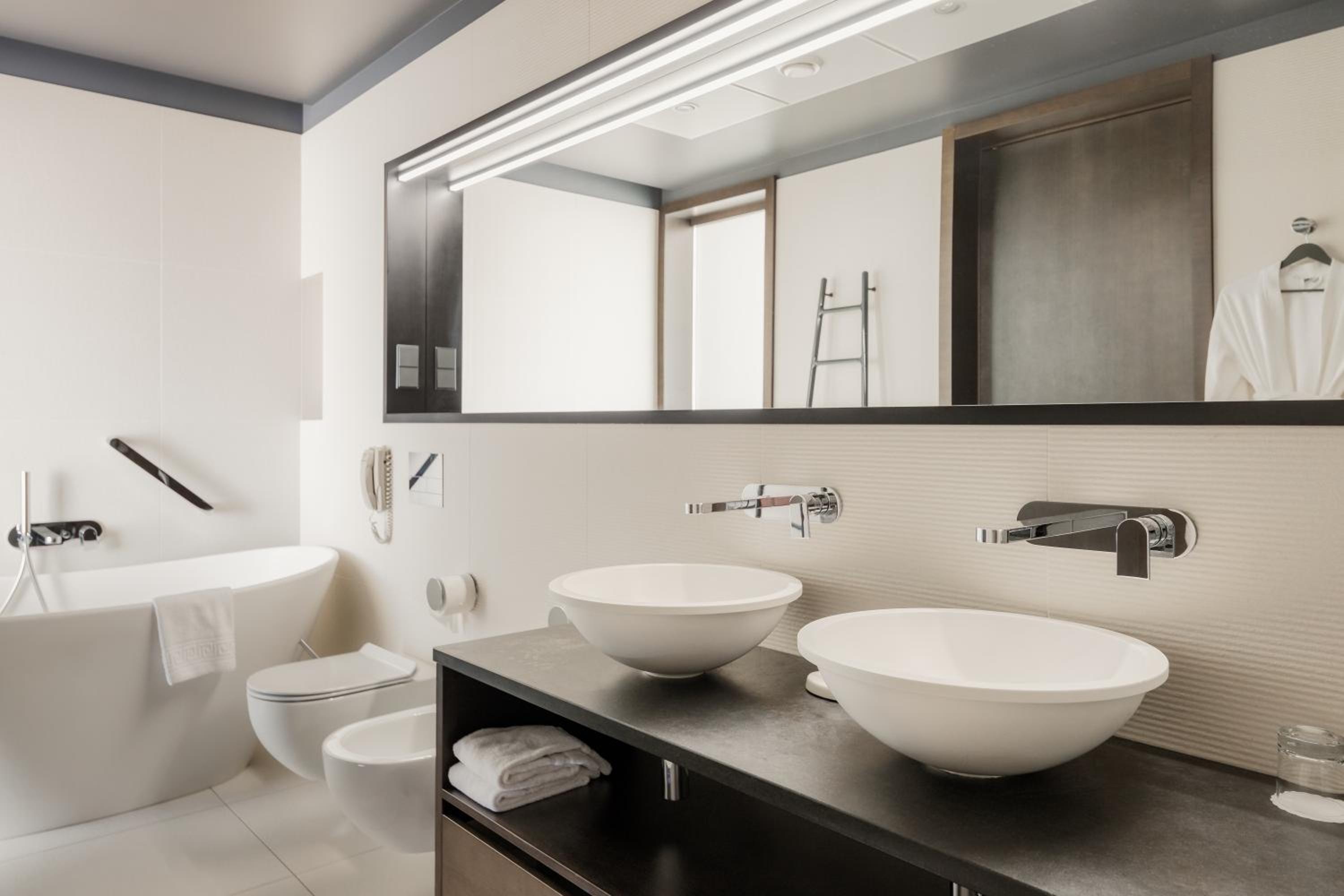 Penthouse Suite - Photo 7