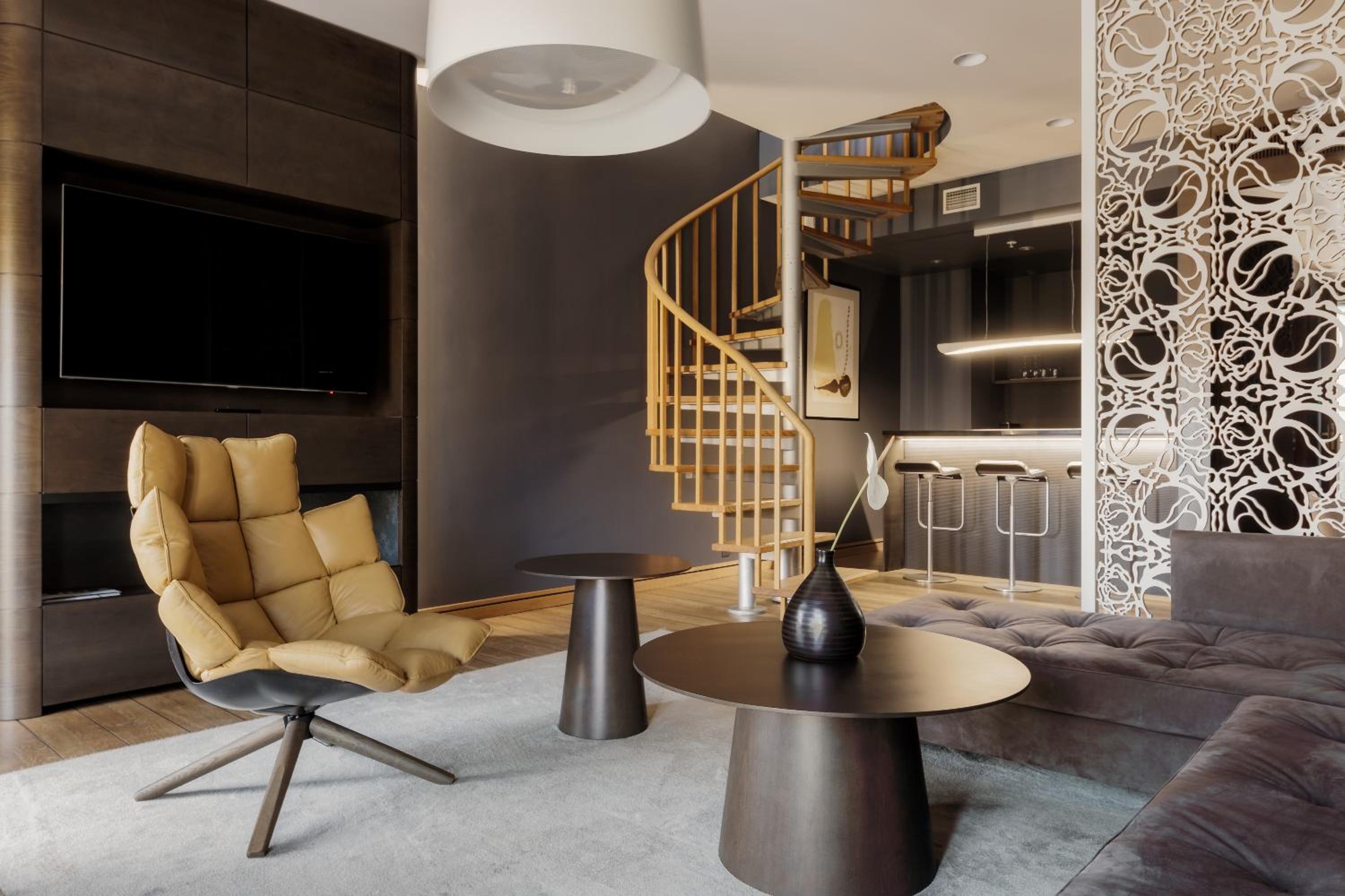 Penthouse Suite - Photo 1