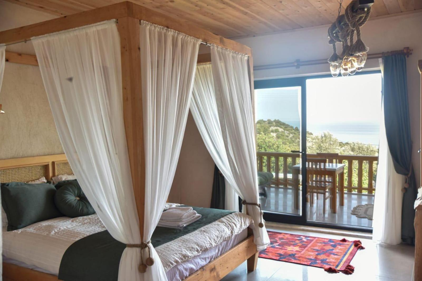 Deluxe Double Room with Balcony and Sea View photo 1